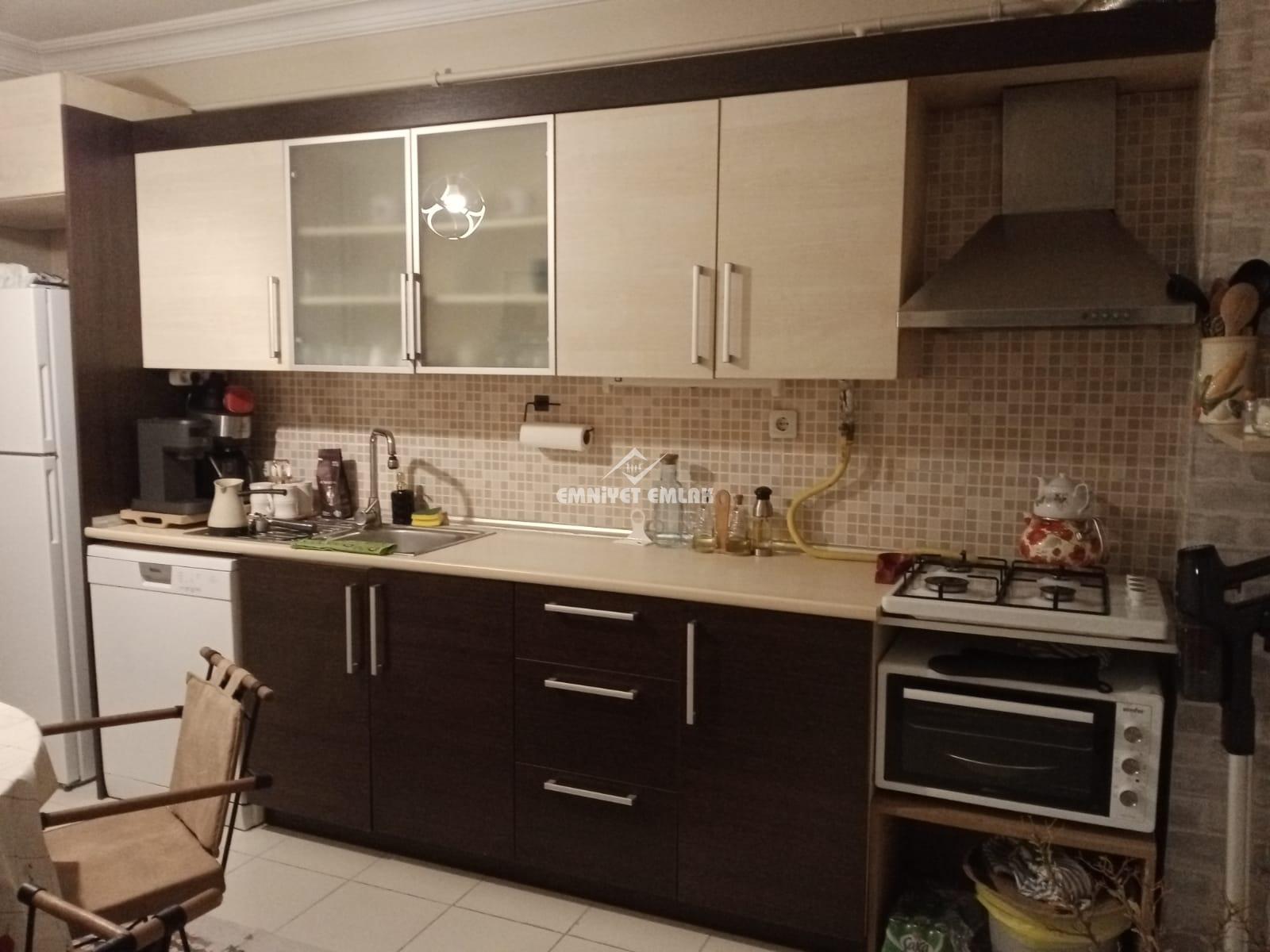 KDZ EREĞLİ ÖMERLİ MAH. KAYNARCA KONUTLARINDA SATILIK EBEWEYN BANYOLU 3+1 DAİRE