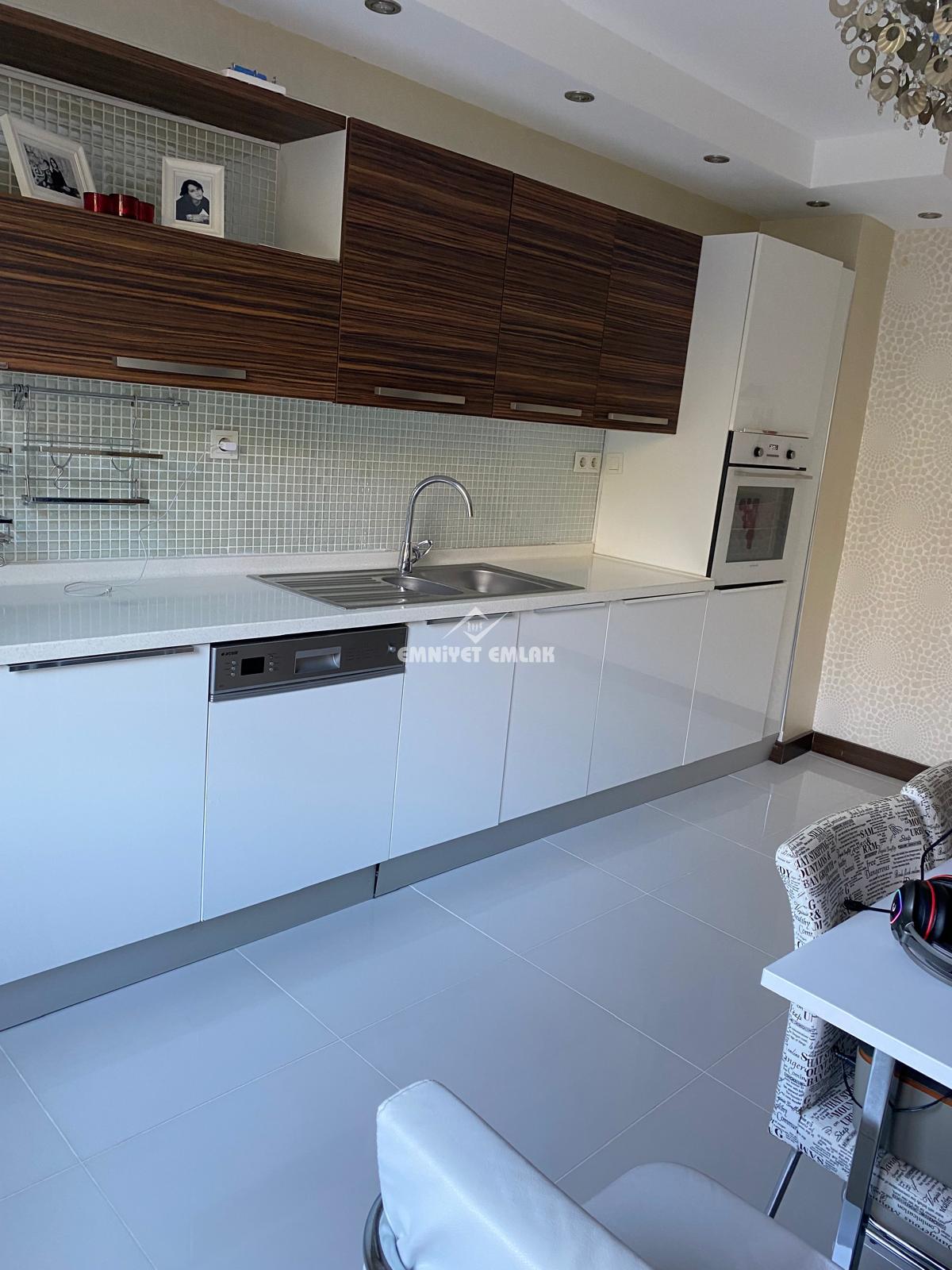 EREĞLİ UZUNMEHMET MAHALLESİ DENİZ MANZARALI 5+2 SATILIK TRİPLEX VİLLA