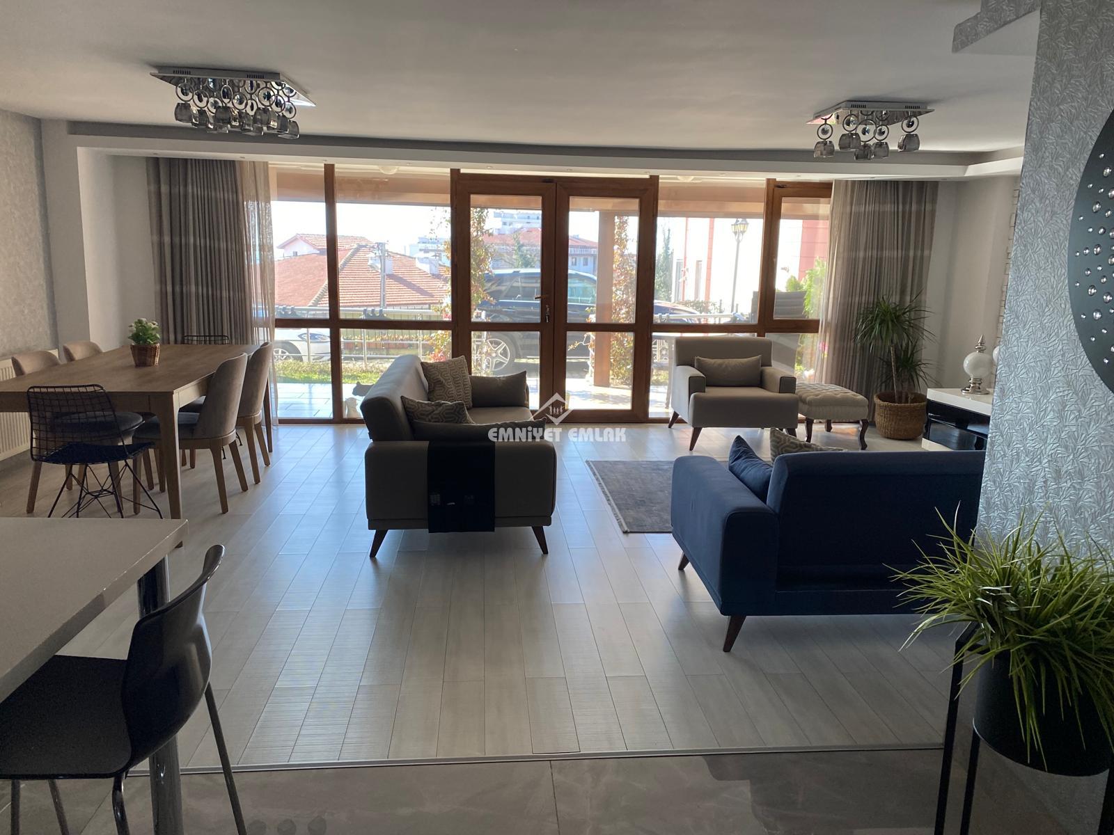 EREĞLİ UZUNMEHMET MAHALLESİ DENİZ MANZARALI 5+2 SATILIK TRİPLEX VİLLA