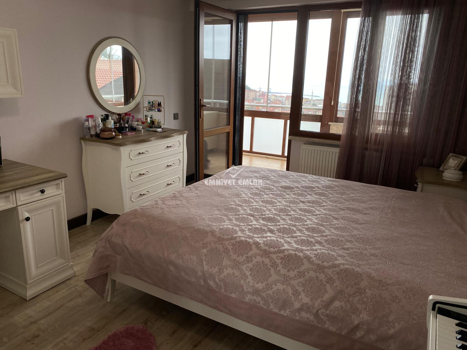 EREĞLİ UZUNMEHMET MAHALLESİ DENİZ MANZARALI 5+2 SATILIK TRİPLEX VİLLA