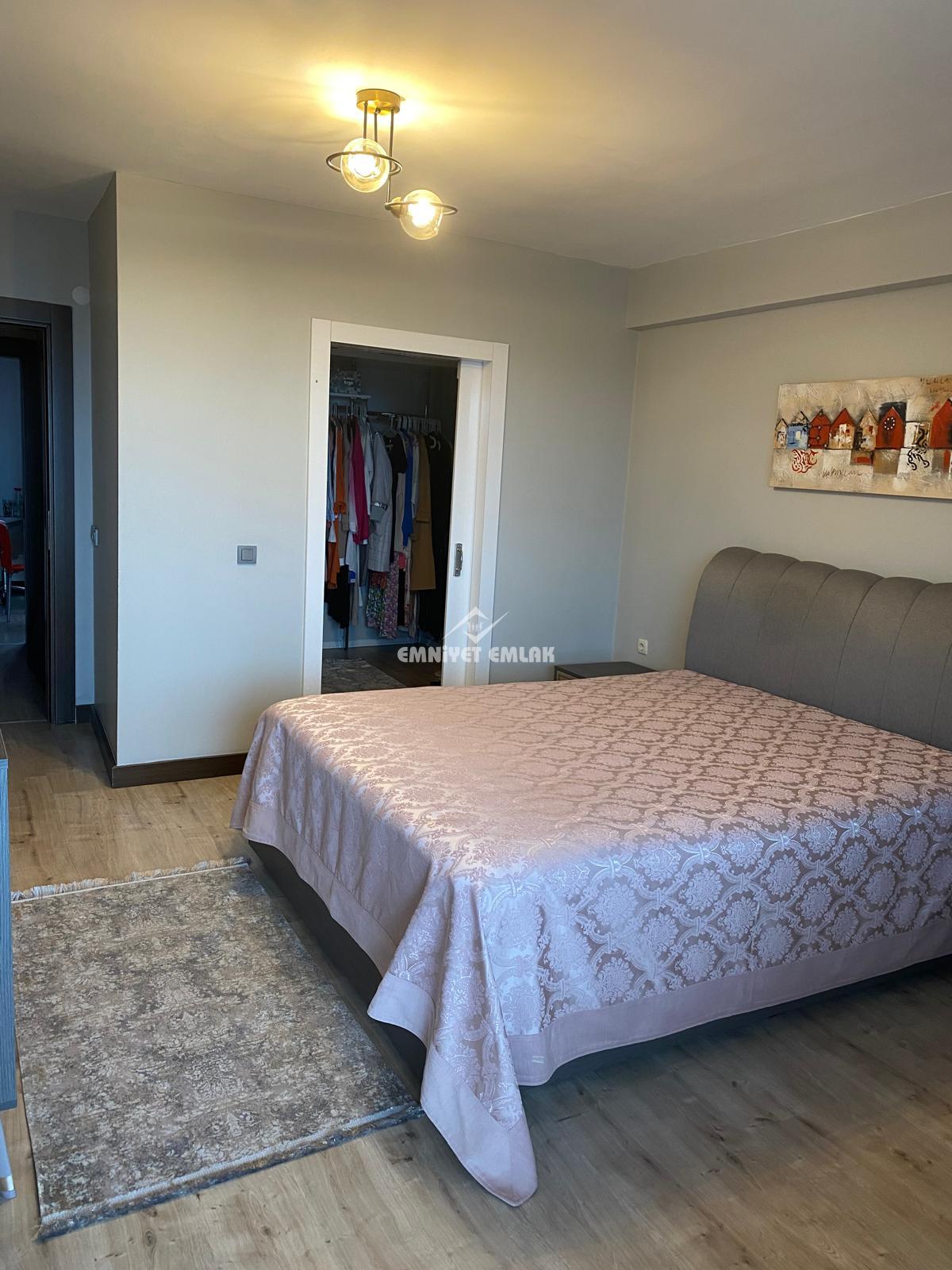 EREĞLİ UZUNMEHMET MAHALLESİ DENİZ MANZARALI 5+2 SATILIK TRİPLEX VİLLA