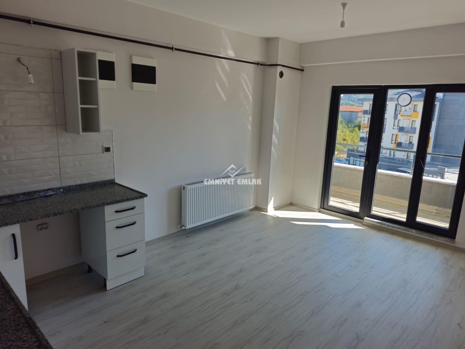 EREĞLİ ÖMERLİ MAHALLESİ DEVLET HAST.KAVŞAĞINA YAKIN KİRALIK 1+1 DAİRE