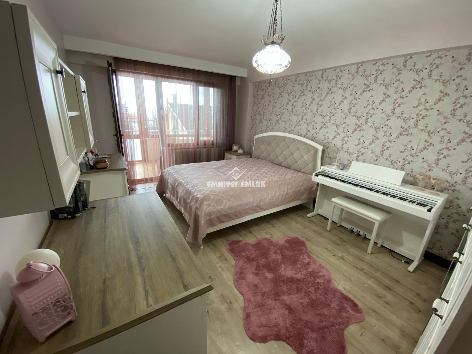 EREĞLİ UZUNMEHMET MAHALLESİ DENİZ MANZARALI 5+2 SATILIK TRİPLEX VİLLA