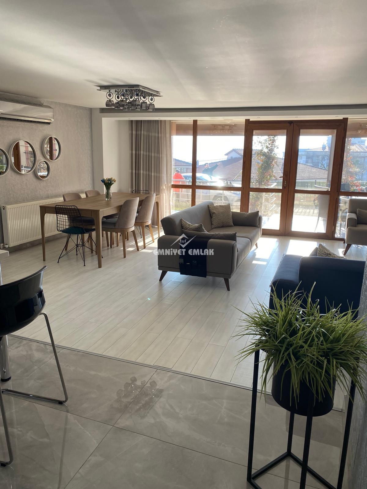 EREĞLİ UZUNMEHMET MAHALLESİ DENİZ MANZARALI 5+2 SATILIK TRİPLEX VİLLA