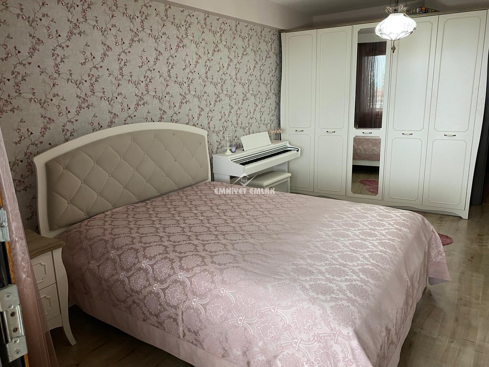 EREĞLİ UZUNMEHMET MAHALLESİ DENİZ MANZARALI 5+2 SATILIK TRİPLEX VİLLA