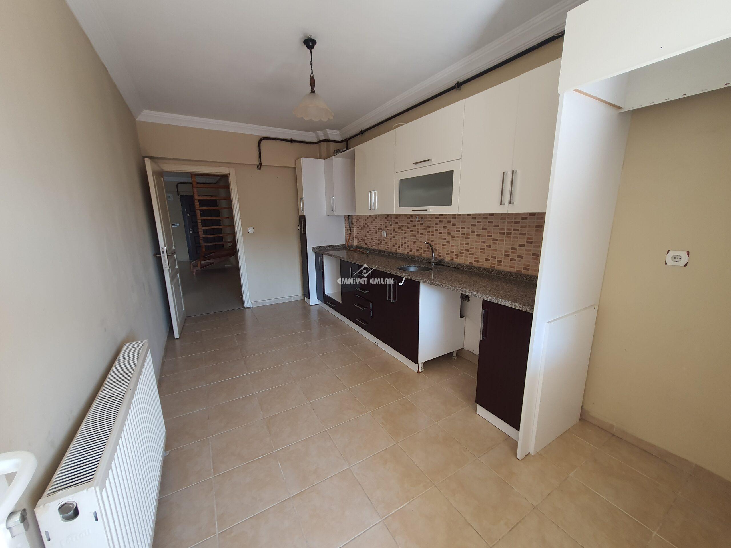 EREĞLİ DIŞ ÇEŞME SOKAK SATILIK DUBLEX DENİZ MANZARALI 5+1 DAİRE