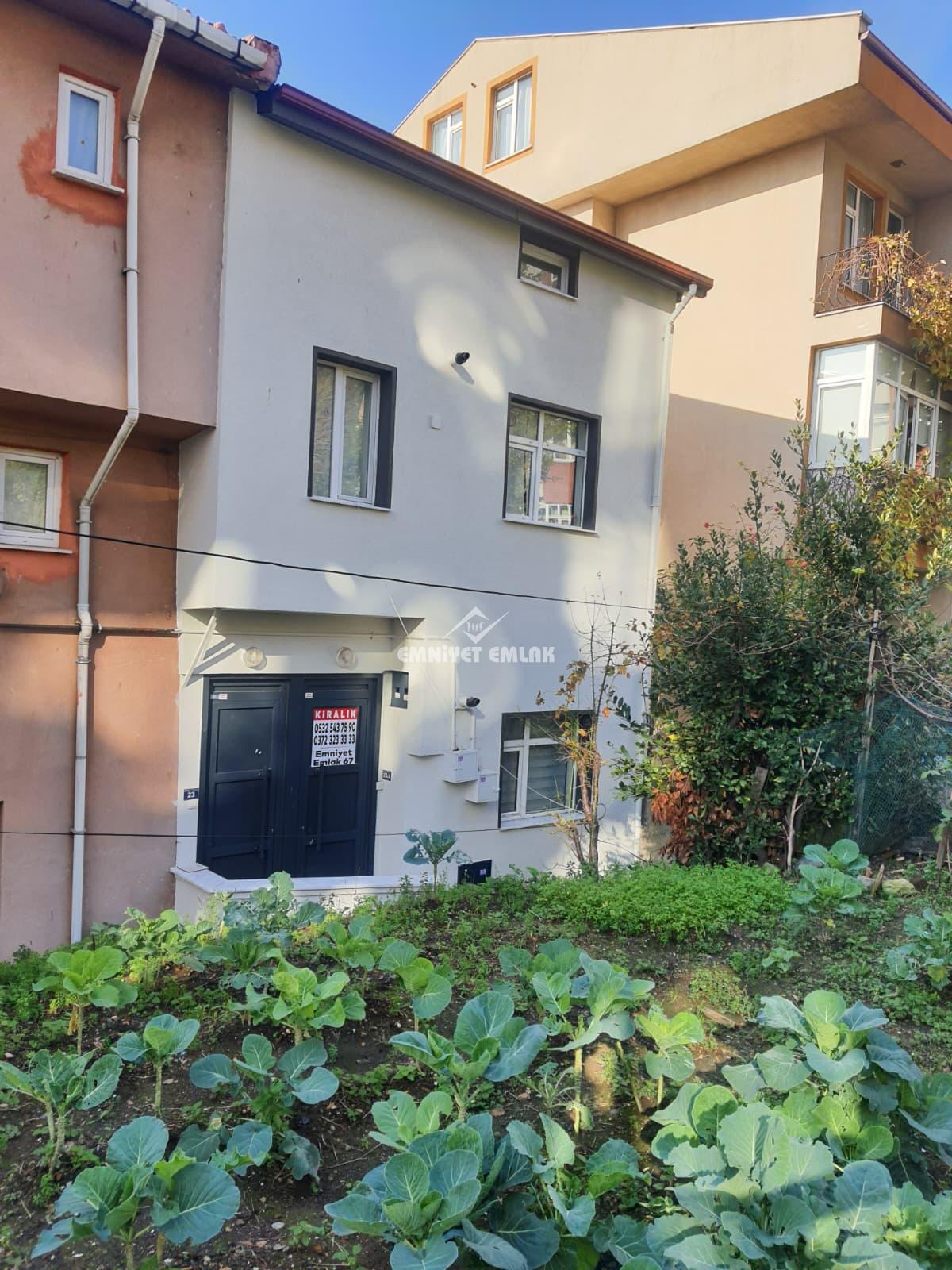 AKARCA MAHALLESİ KIZ KAPISI MEVKİİ FULL EŞYALI KİRALIK 1+1 DAİRE