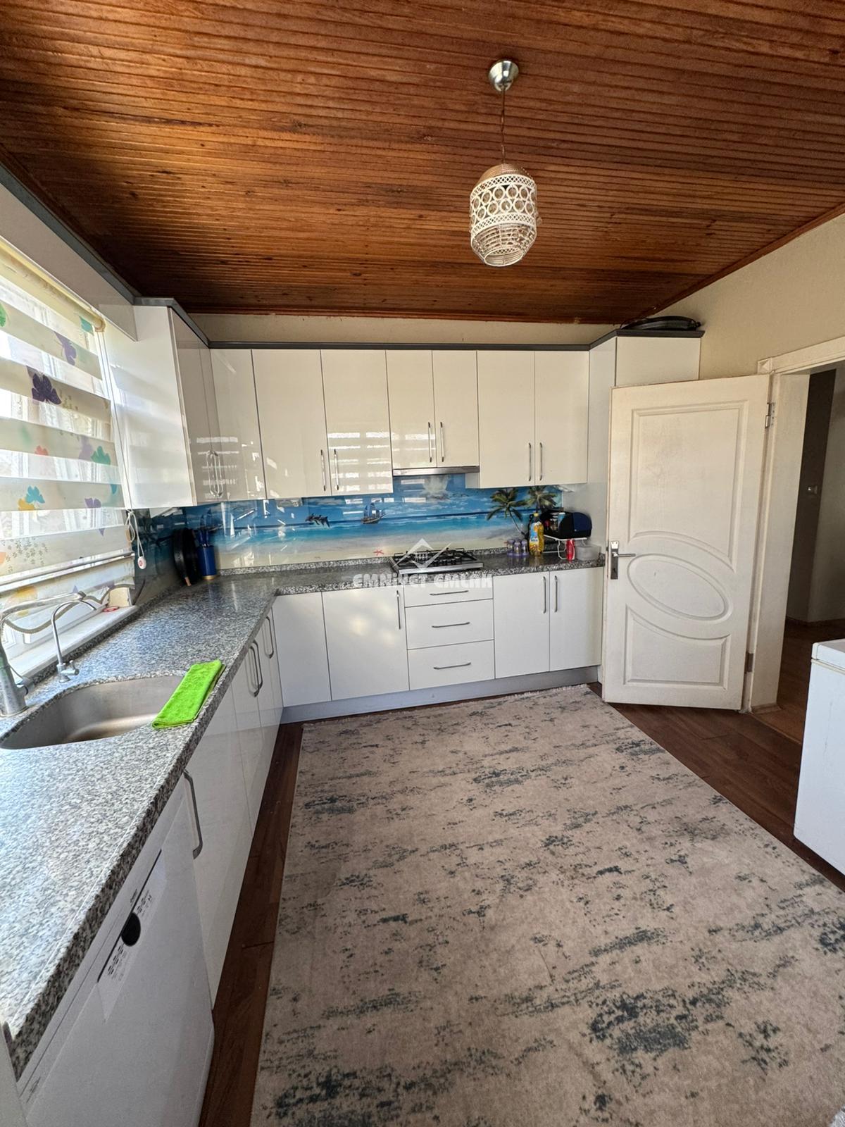 KDZ EREĞLİ MERKEZE 10KM YARAŞLIYÖRÜK MAH. 2 KATLI MÜSTAKİL EV