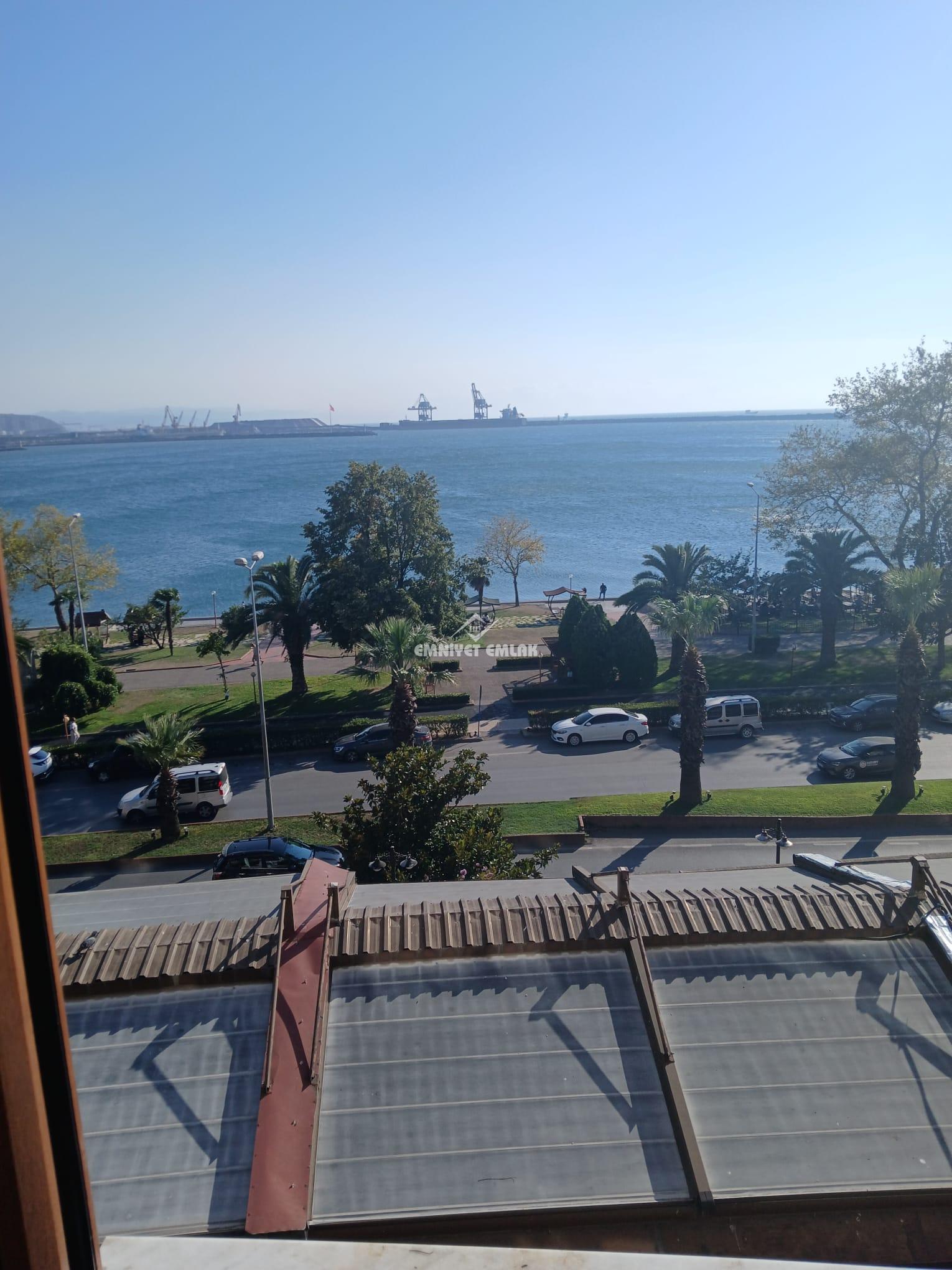 KDZ EREĞLİ YALI CADDESİNDE DENİZ MANZARALI TÜM GÜN GÜNEŞ ALAN 1+1 KİRALIK DAİRE
