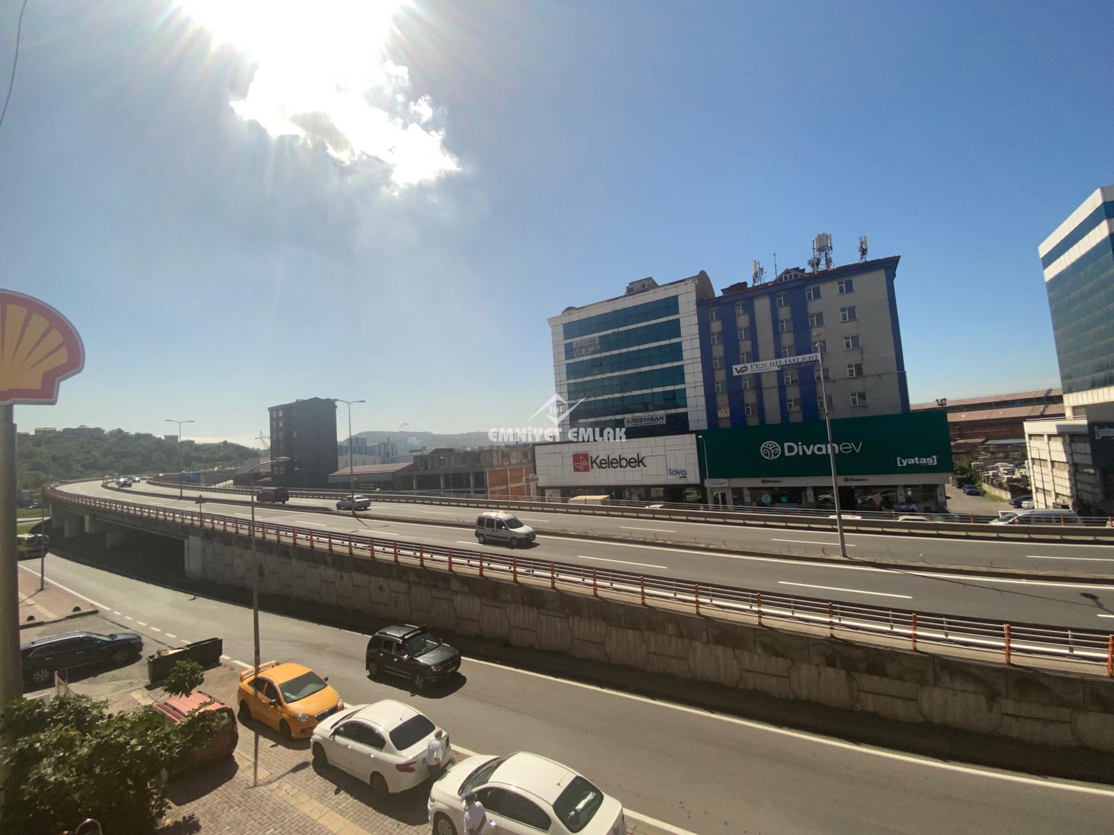 KDZ EREĞLİ MÜFTÜ MAHALLESİ ERDEMİR CADDESİNDE SATILIK OFİSLER