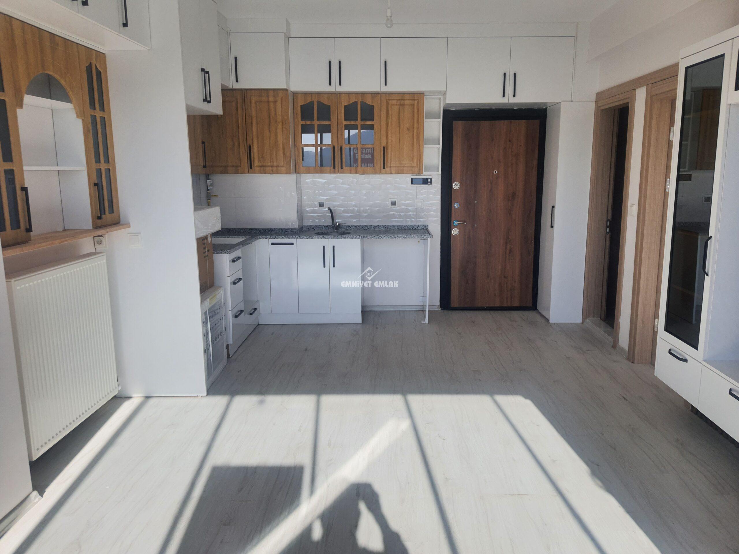 EREĞLİ ÖMERLİ HASTANE KAVŞAĞINDA SIFIR KİRALIK LÜX 1+1 DAİRE