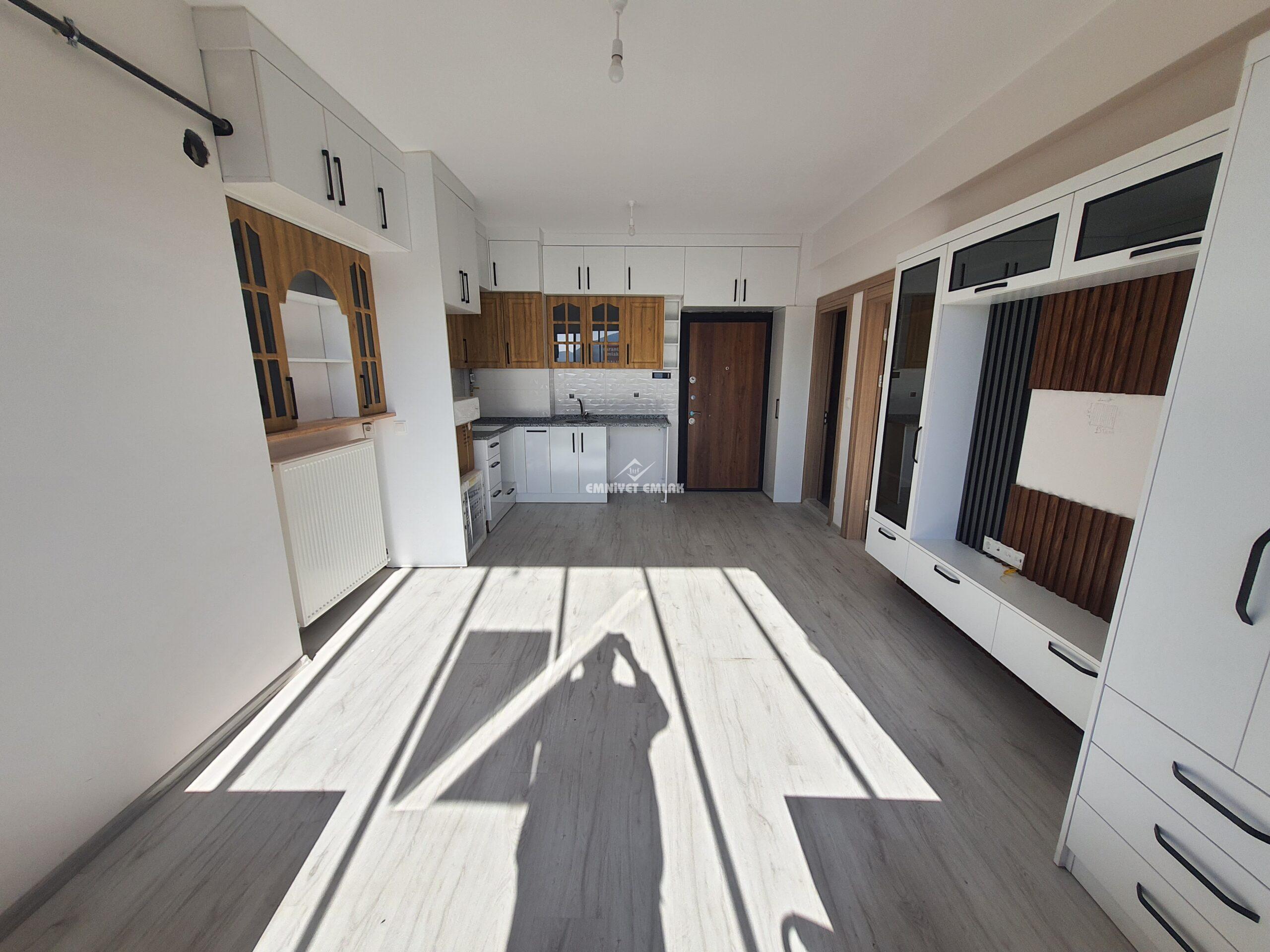 EREĞLİ ÖMERLİ HASTANE KAVŞAĞINDA SIFIR KİRALIK LÜX 1+1 DAİRE