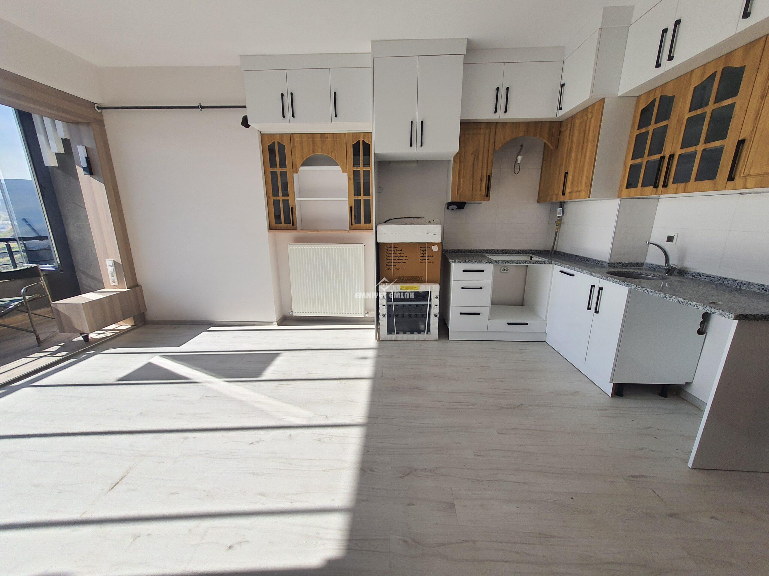 EREĞLİ ÖMERLİ HASTANE KAVŞAĞINDA SIFIR KİRALIK LÜX 1+1 DAİRE