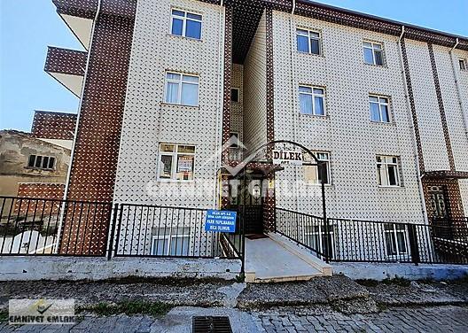 EREĞLİ AKARCA MAHALLESİ ÇARŞI MERKEZİ KONUMDA KİRALIK 3+1 DAİRE