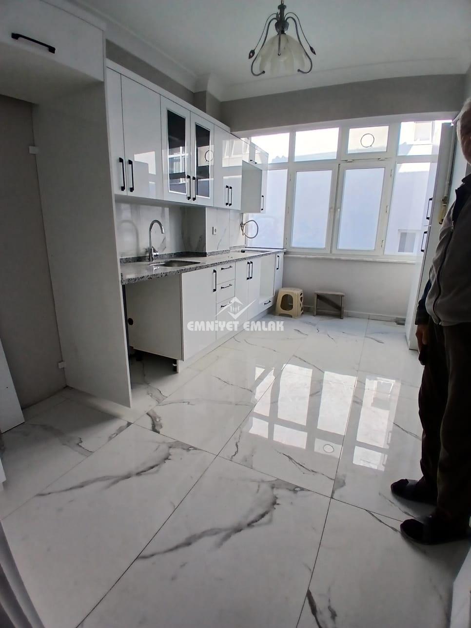 DENZİCİLİK FAKÜLTESİ YANINDA 2+1 İÇİ YENİ YAPILI KİRALIK DAİRE