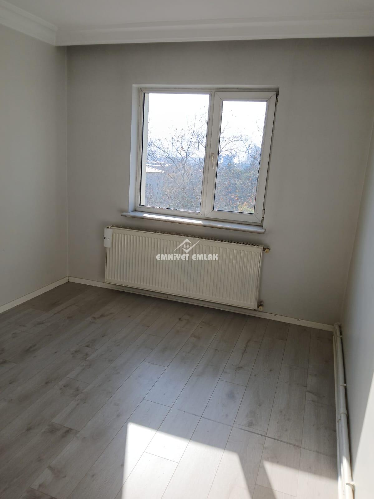 EREGLİ’NİN EN MERKEZİ YERİNDE GÖZTEPE’DE İÇİ FUL YAPILI ARA KAT TÜM GÜN GÜNEŞ ALAN 3+1 KİRALIK DAİRE