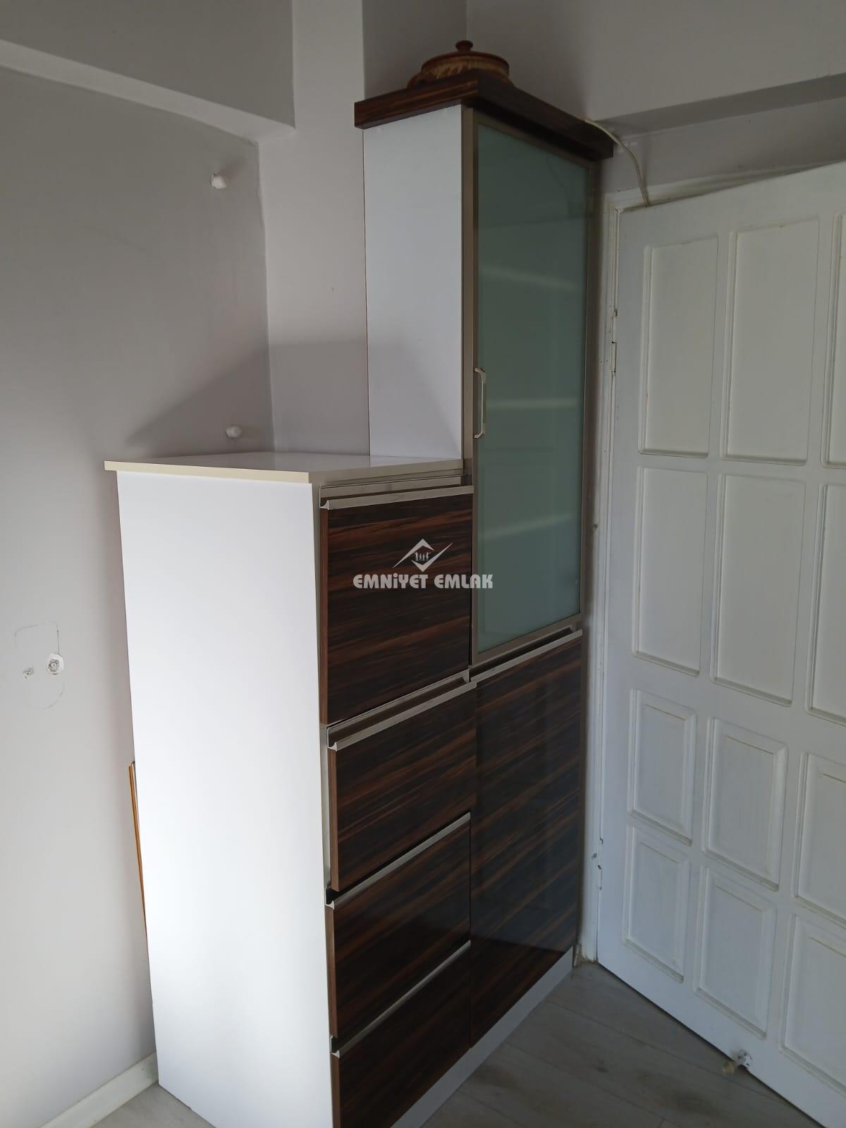 EREGLİ’NİN EN MERKEZİ YERİNDE GÖZTEPE’DE İÇİ FUL YAPILI ARA KAT TÜM GÜN GÜNEŞ ALAN 3+1 KİRALIK DAİRE