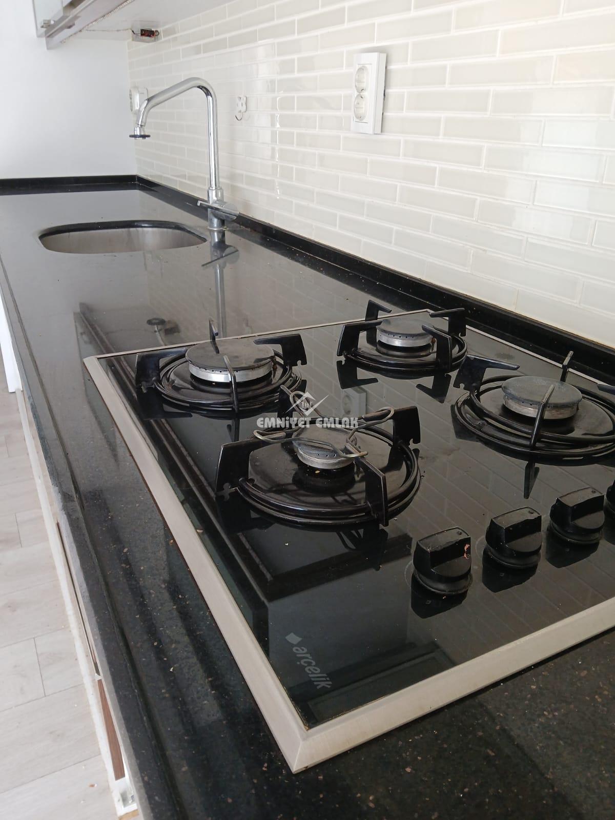 EREGLİ’NİN EN MERKEZİ YERİNDE GÖZTEPE’DE İÇİ FUL YAPILI ARA KAT TÜM GÜN GÜNEŞ ALAN 3+1 KİRALIK DAİRE