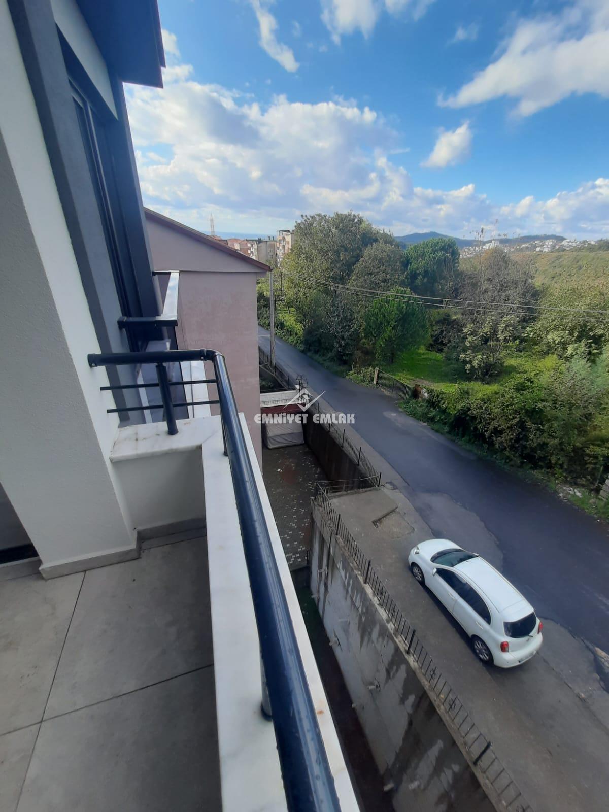 BAĞLIK MAHALLESİ ORHANOĞUZ OKULU BÖLGESİNDE 2+1 DENİZ MANZARALI KİRALIK DAİRE