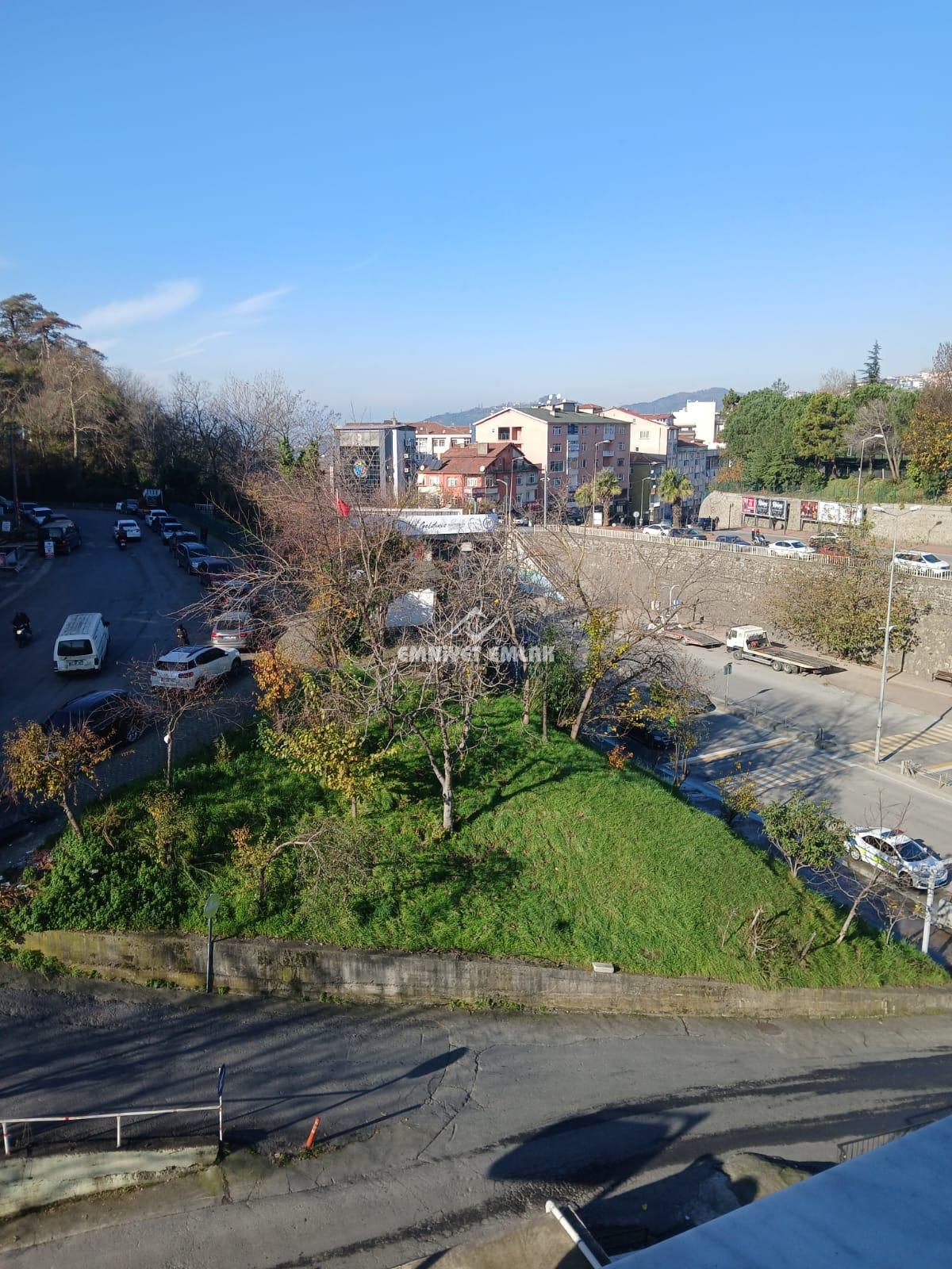 EREGLİ’NİN EN MERKEZİ YERİNDE GÖZTEPE’DE İÇİ FUL YAPILI ARA KAT TÜM GÜN GÜNEŞ ALAN 3+1 KİRALIK DAİRE