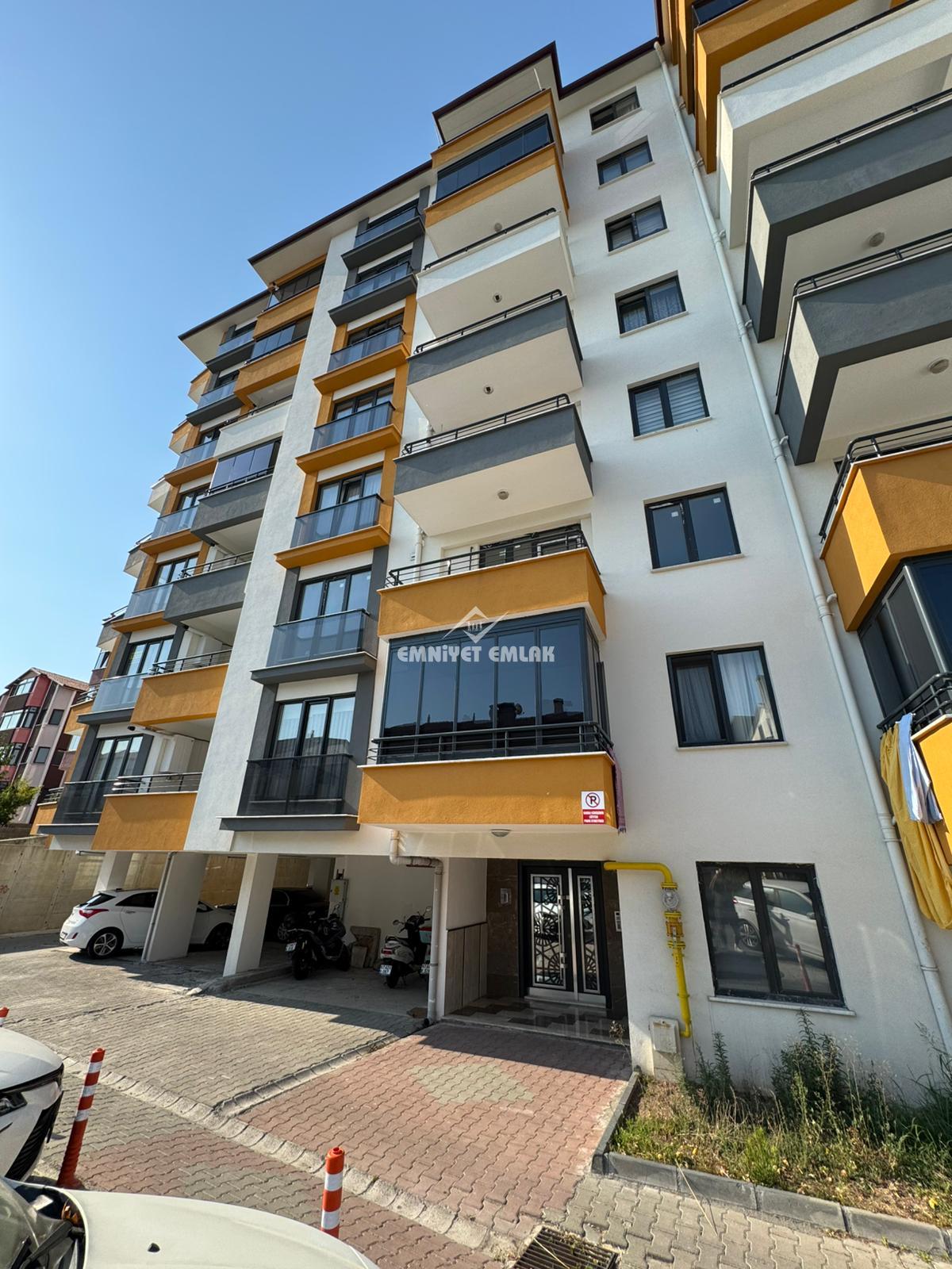 BAĞLIK MAHALLESİ ORHANOĞUZ OKULU BÖLGESİNDE 2+1 DENİZ MANZARALI KİRALIK DAİRE