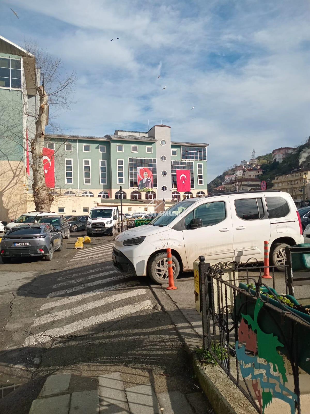 KDZ EREĞLİ BELEDİYE MEVKİİ OKKALI İŞ HANINDA KİRALIK OFİS