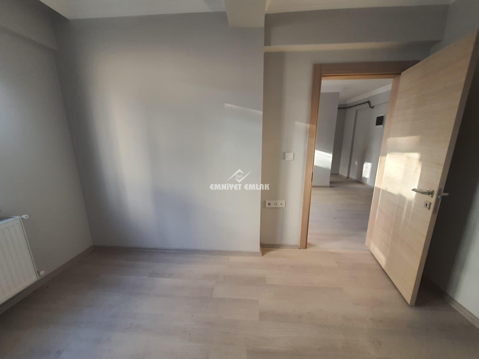 EREĞLİ KEPEZ MAH.ÇETİN EMEÇ CAD.SATILIK KAPALI MUTFAK 1+1 DAİRE