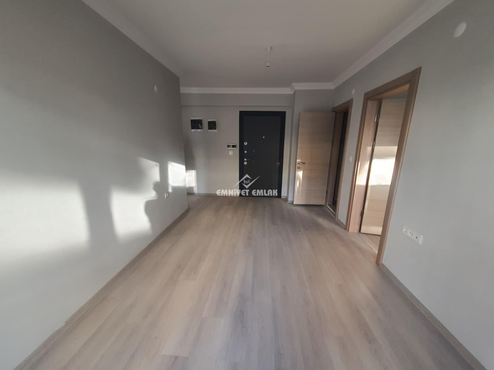 EREĞLİ KEPEZ MAH.ÇETİN EMEÇ CAD.SATILIK KAPALI MUTFAK 1+1 DAİRE