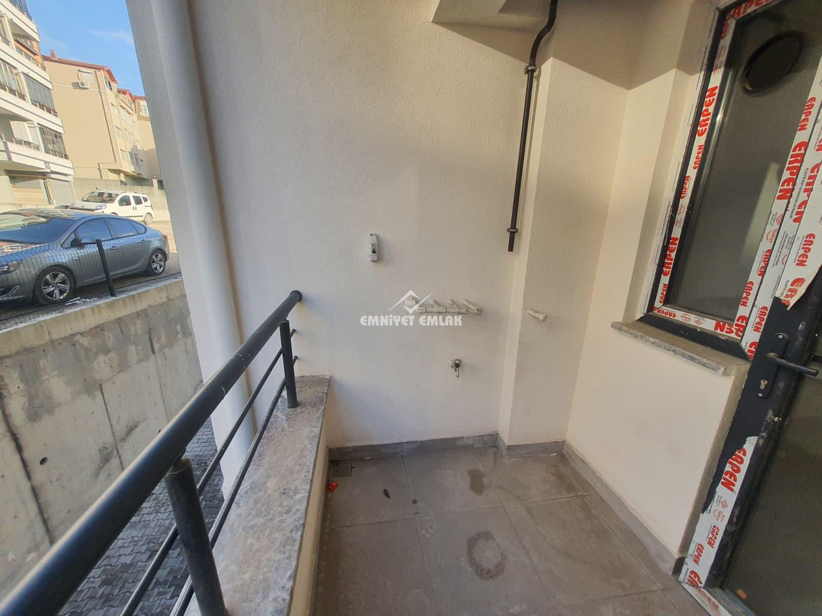 EREĞLİ KEPEZ MAH.ÇETİN EMEÇ CAD.SATILIK KAPALI MUTFAK 1+1 DAİRE