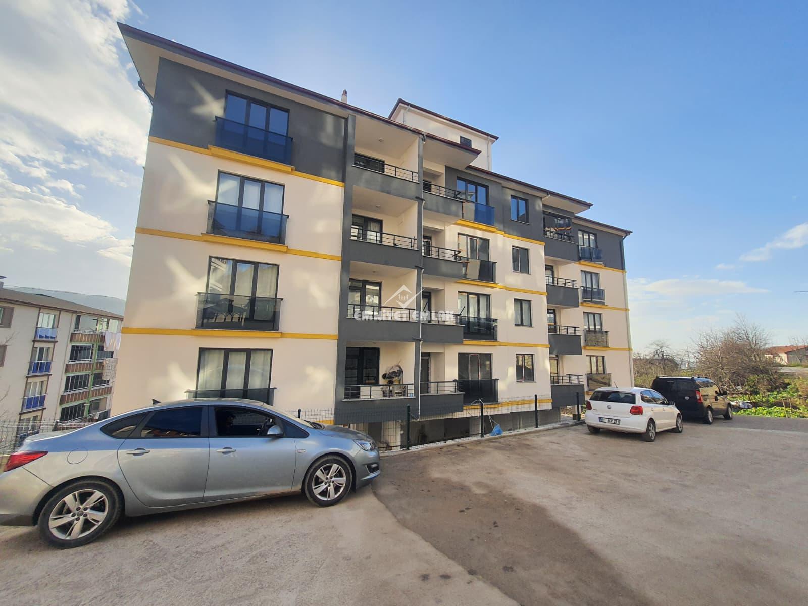 EREĞLİ KEPEZ MAH.ÇETİN EMEÇ CAD.SATILIK KAPALI MUTFAK 1+1 DAİRE