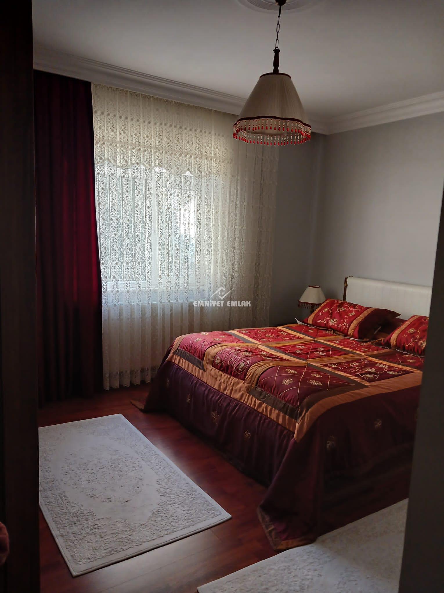 KDZ EREĞLİ BAĞLIK MAHALLESİ PAZARYERİ ÜZERİNDE 3+1 KİRACILI DAİRE