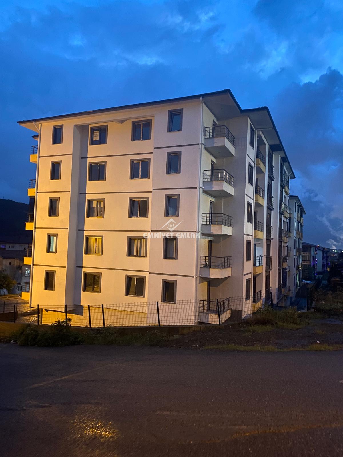 Kepez Mahallesi Çetin Emeç Caddesi Satılık 3+1 Daire