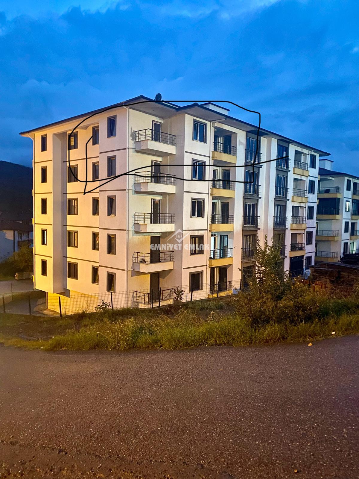 Kepez Mahallesi Çetin Emeç Caddesi Satılık 3+1 Daire