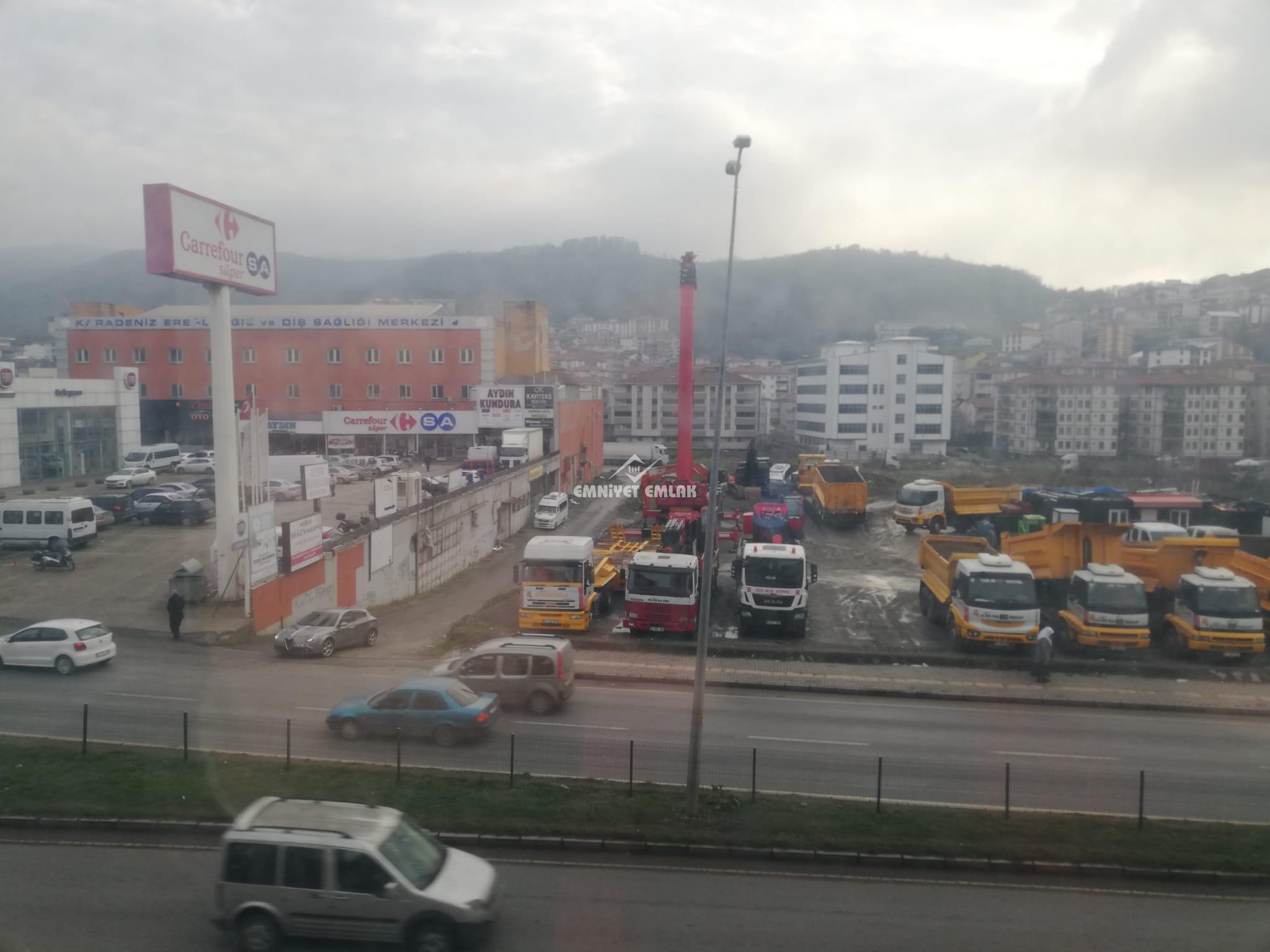 DİŞ HASTANESİ CARREFOUR KARŞISI ANAYOL KENARI 4+1 KİRALIK OFİS&DAİRE