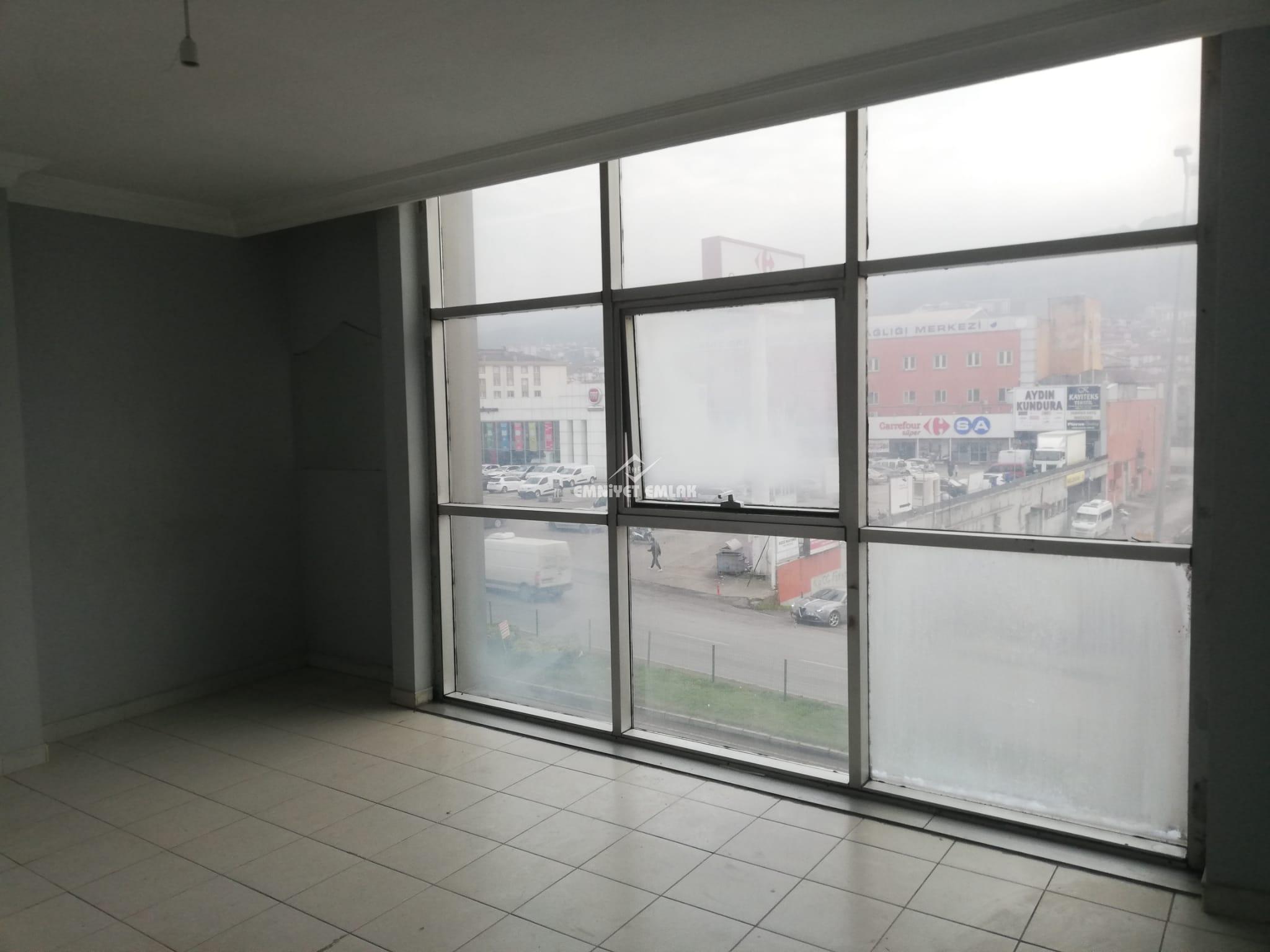 DİŞ HASTANESİ CARREFOUR KARŞISI ANAYOL KENARI 4+1 KİRALIK OFİS&DAİRE