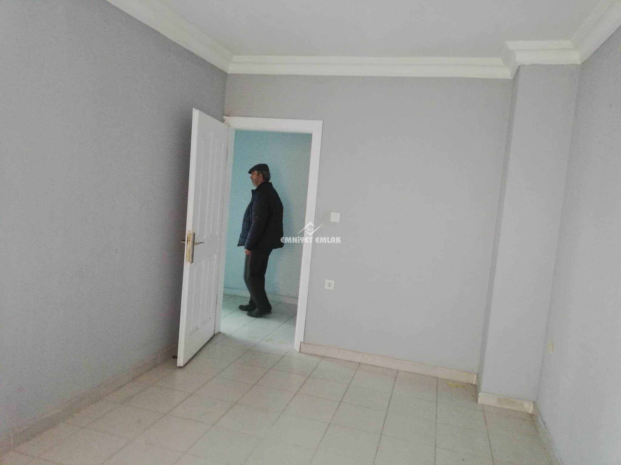 DİŞ HASTANESİ CARREFOUR KARŞISI ANAYOL KENARI 4+1 KİRALIK OFİS&DAİRE