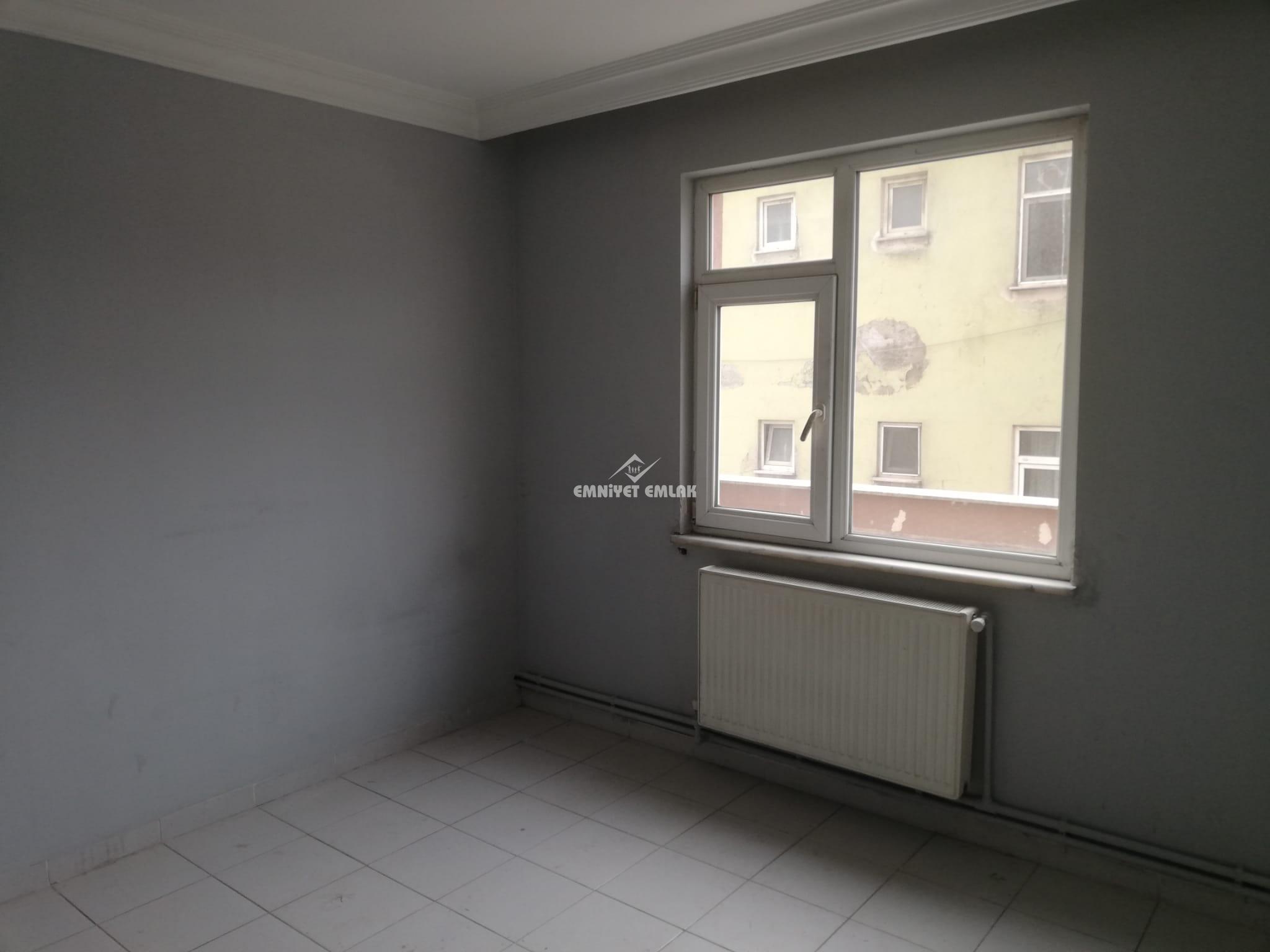 DİŞ HASTANESİ CARREFOUR KARŞISI ANAYOL KENARI 4+1 KİRALIK OFİS&DAİRE