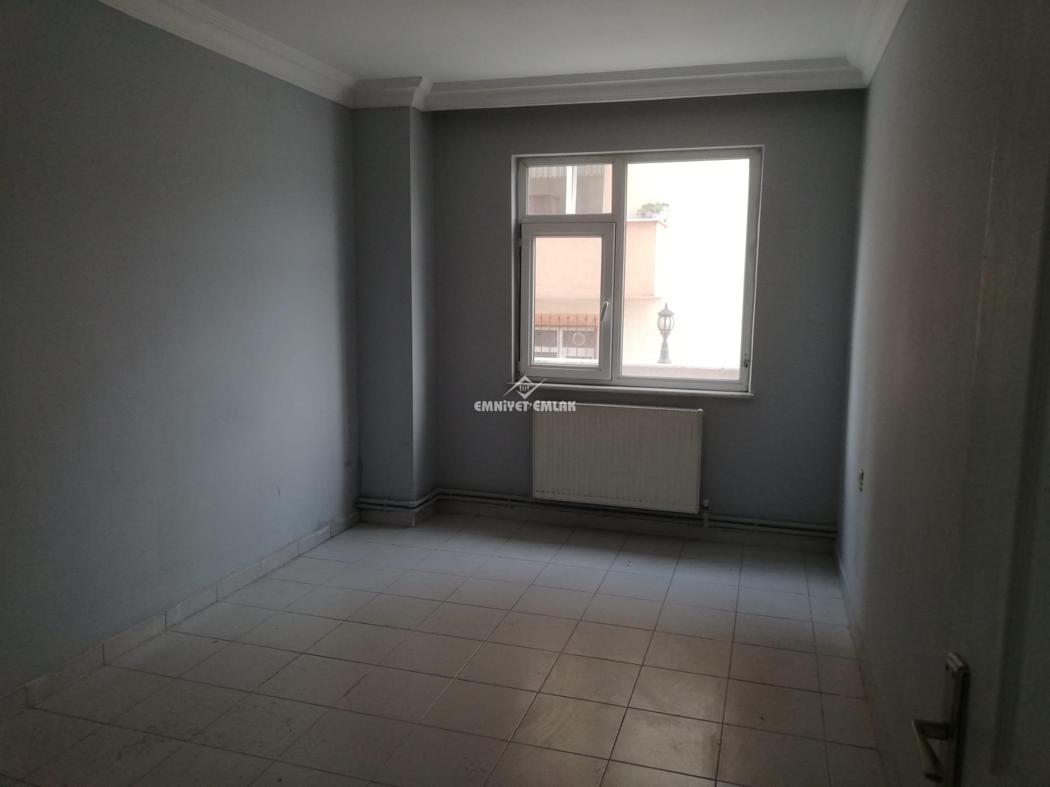 DİŞ HASTANESİ CARREFOUR KARŞISI ANAYOL KENARI 4+1 KİRALIK OFİS&DAİRE