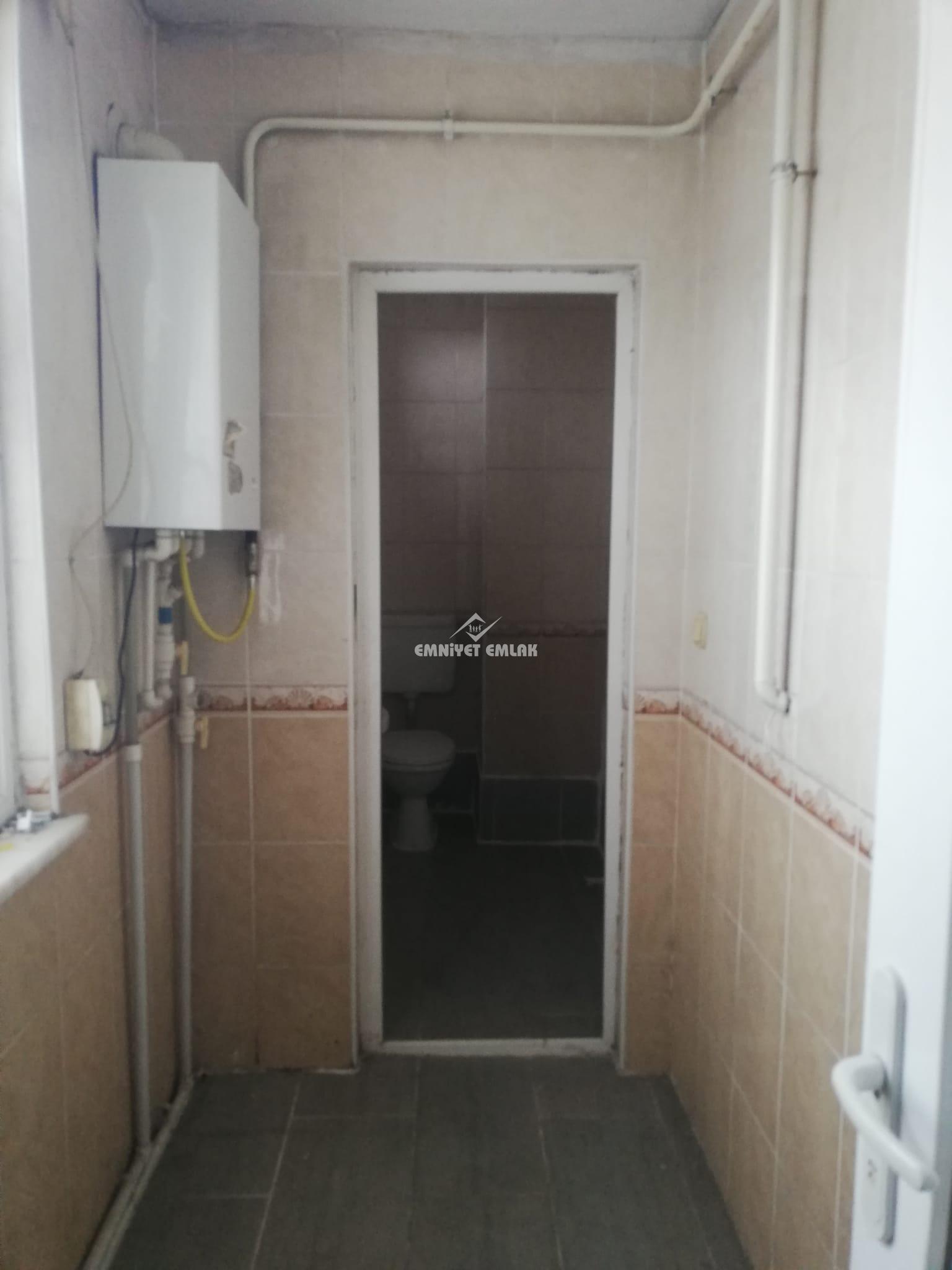 DİŞ HASTANESİ CARREFOUR KARŞISI ANAYOL KENARI 4+1 KİRALIK OFİS&DAİRE