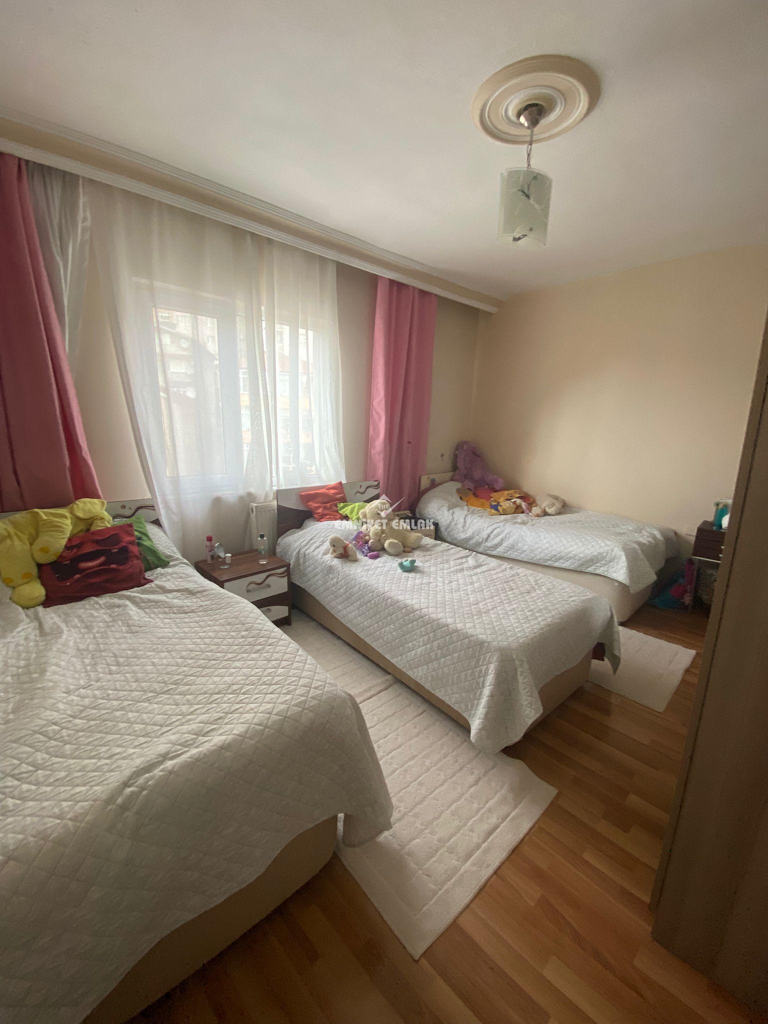 KDZ EREĞLİ BAĞLIK MH.HATİP SOKAKTA 3+1 SATILIK FIRSAT DAİRE