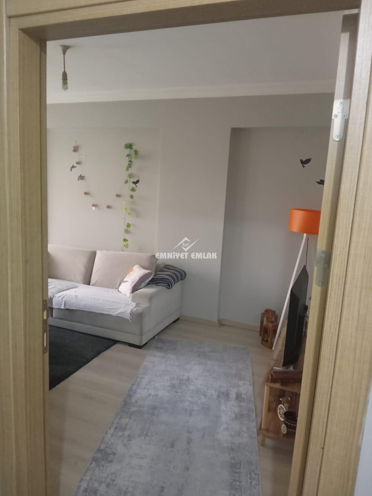 Kavaklık Sosyete Pazarı Mevkii Ayrı Mutfak Satılık 1+1 Daire