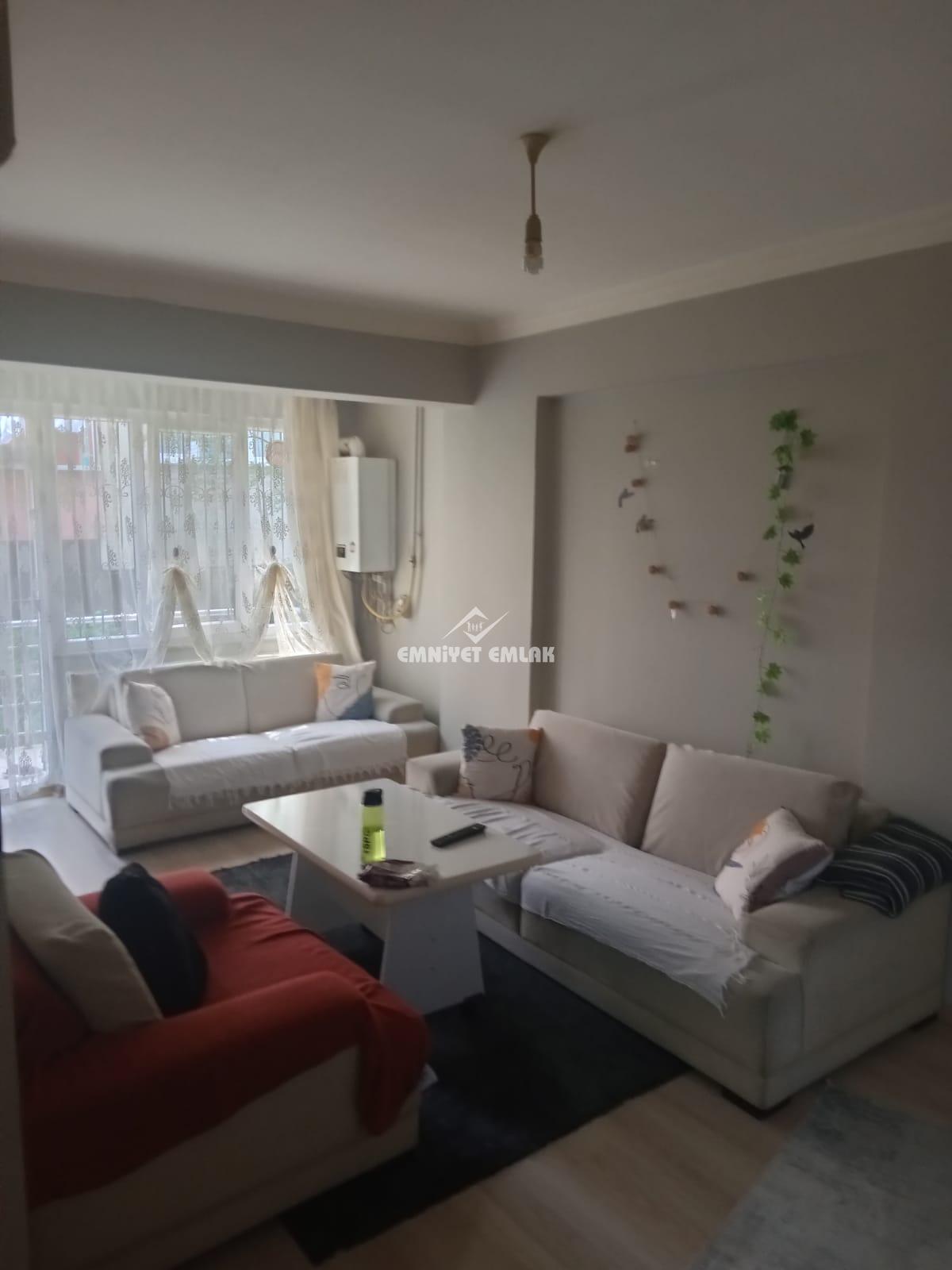 Kavaklık Sosyete Pazarı Mevkii Ayrı Mutfak Satılık 1+1 Daire