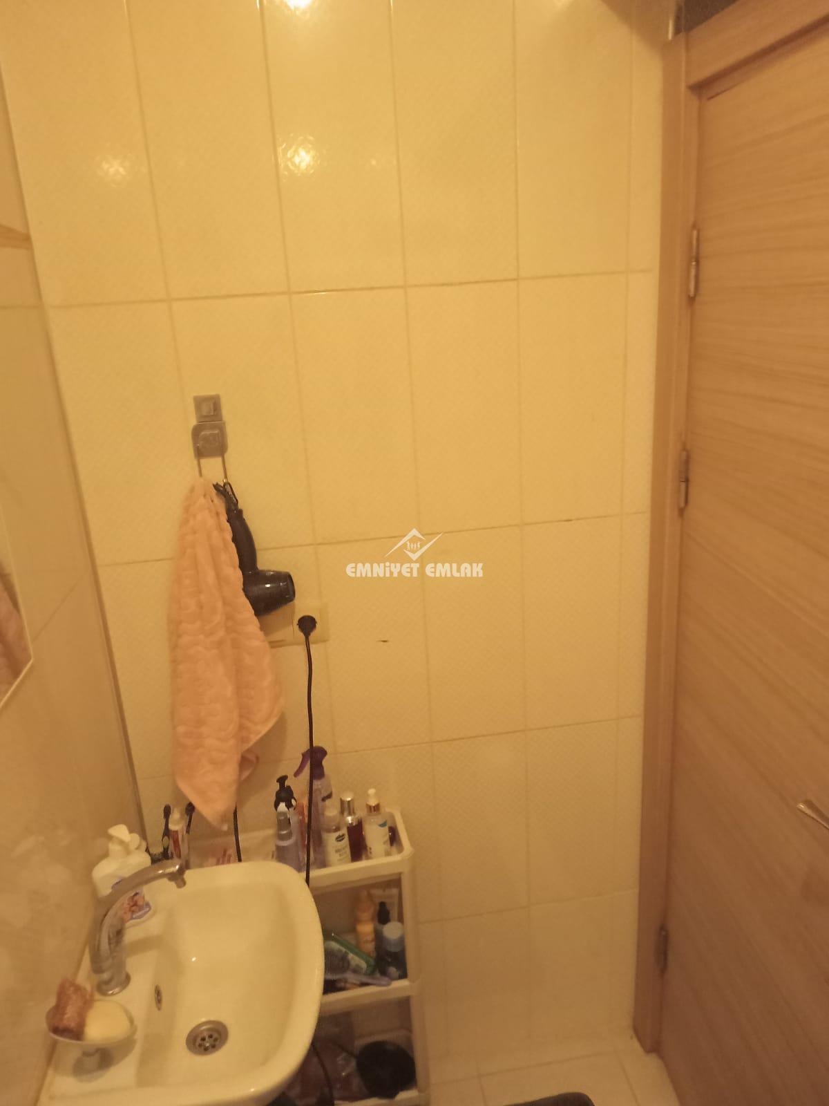 Kavaklık Sosyete Pazarı Mevkii Ayrı Mutfak Satılık 1+1 Daire