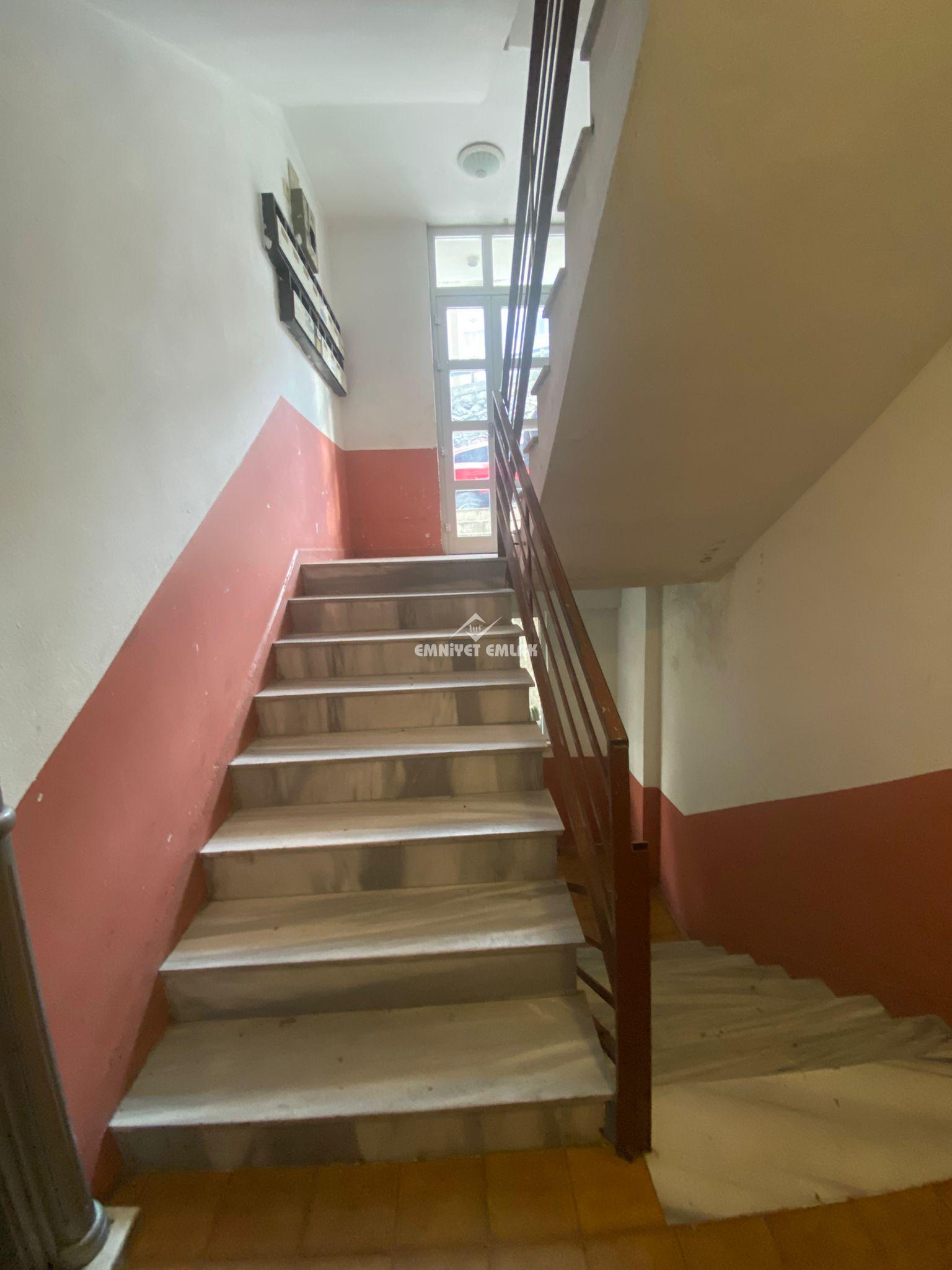 KDZ EREĞLİ BAĞLIK MH.HATİP SOKAKTA 3+1 SATILIK FIRSAT DAİRE