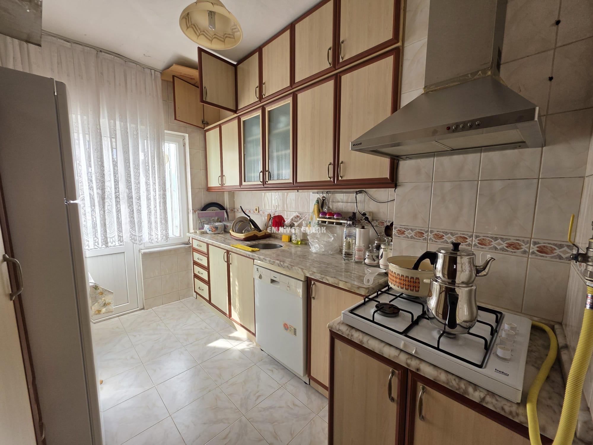 KDZ EREĞLİ  NİMET İLKÖĞRETİM OKULU MEVKİİ KANDİLLİ LOJMANLARINDA 2+1 SATILIK DAİRE