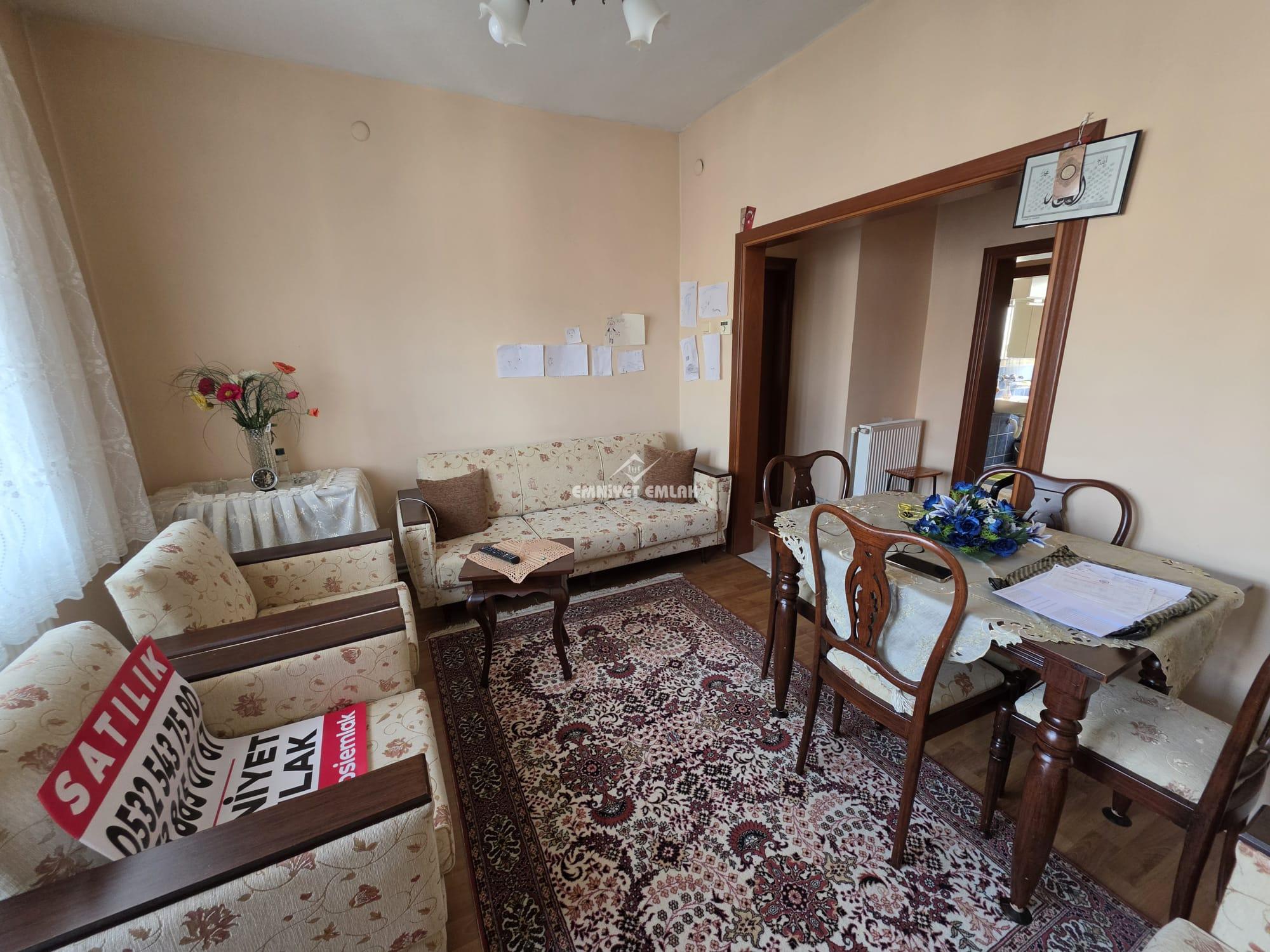 KDZ EREĞLİ  NİMET İLKÖĞRETİM OKULU MEVKİİ KANDİLLİ LOJMANLARINDA 2+1 SATILIK DAİRE
