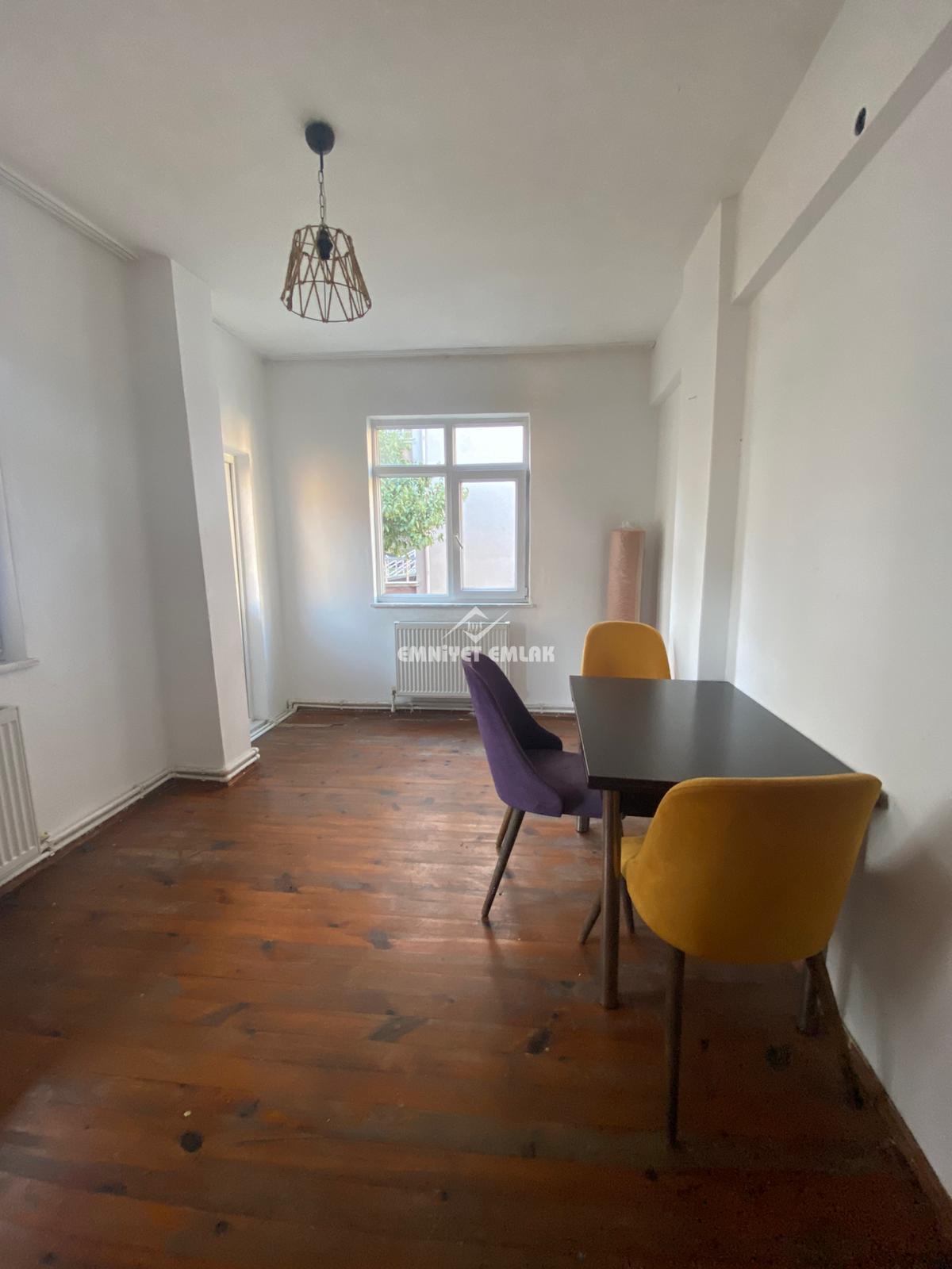 KDZ EREĞLİ KARGA MAHALLESİNDE ÇARŞIYA YÜRÜME MESAFESİNDE 2+1 KISMİ EŞYALI KİRALIK DAİRE