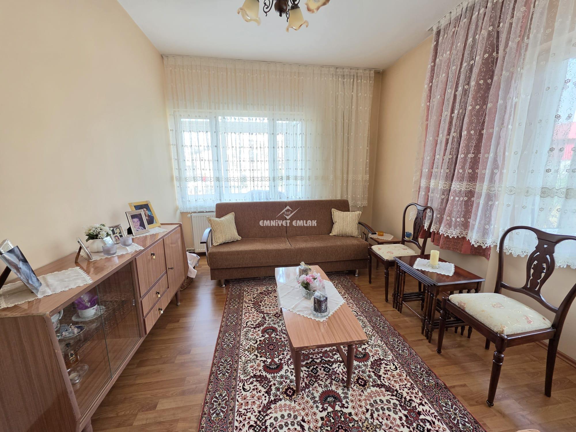 KDZ EREĞLİ  NİMET İLKÖĞRETİM OKULU MEVKİİ KANDİLLİ LOJMANLARINDA 2+1 SATILIK DAİRE