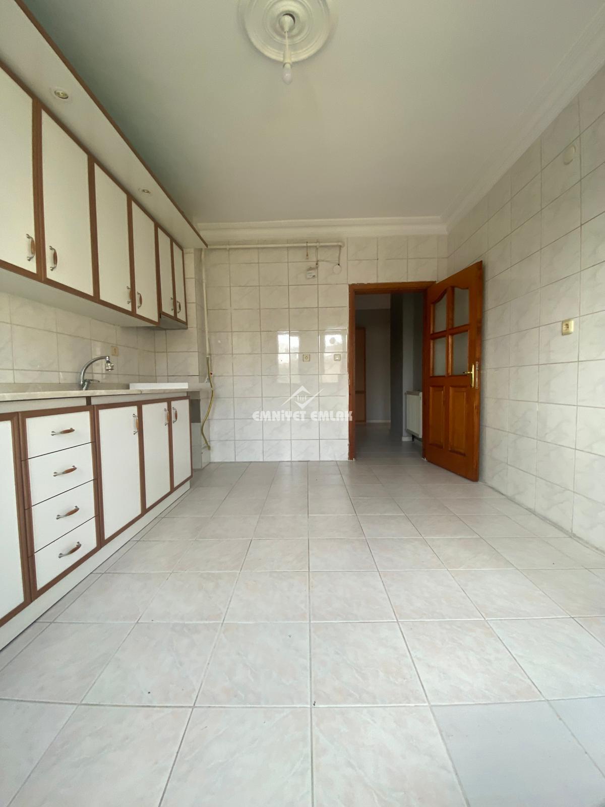 Müftü Mahallesi’nde Merkezi Konumda Kiralık 2+1 Daire