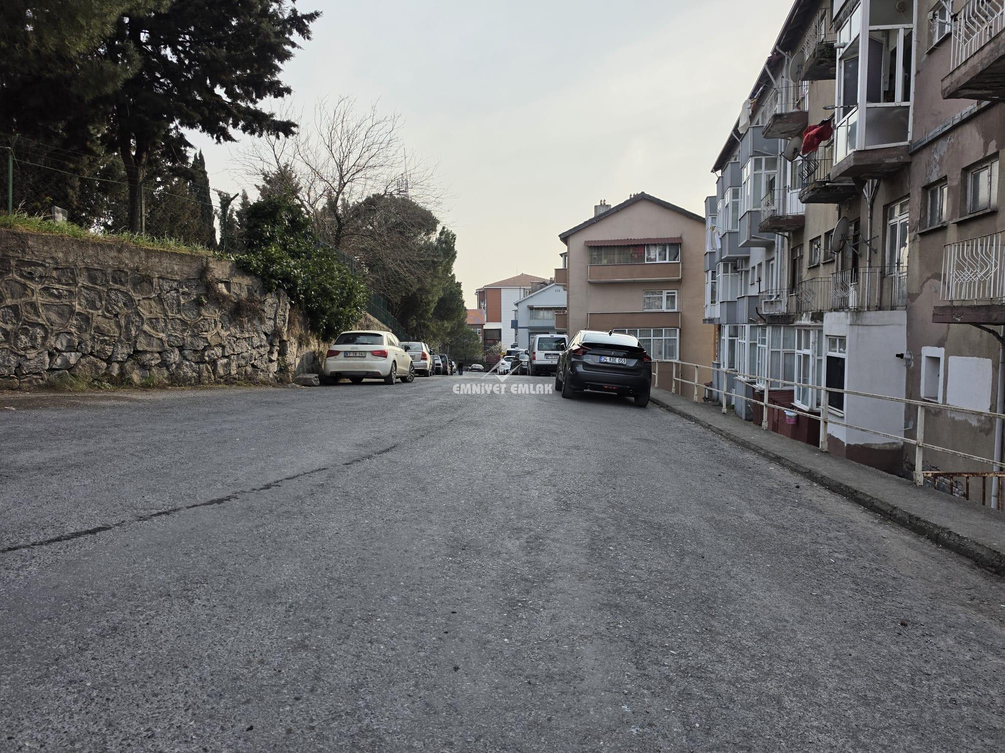 KDZ EREĞLİ  NİMET İLKÖĞRETİM OKULU MEVKİİ KANDİLLİ LOJMANLARINDA 2+1 SATILIK DAİRE
